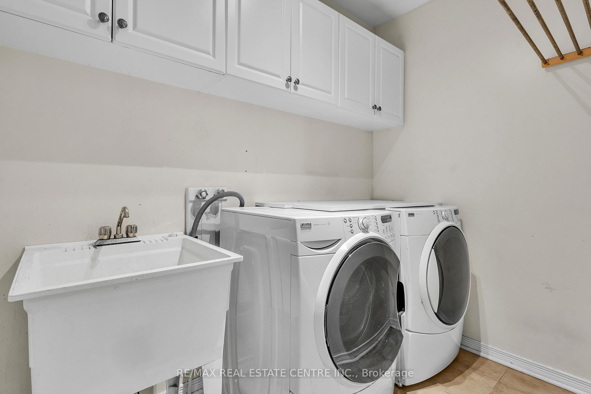 Photo 8 of 319 Robert Ferrie Drive, Kitchener — HOMEH