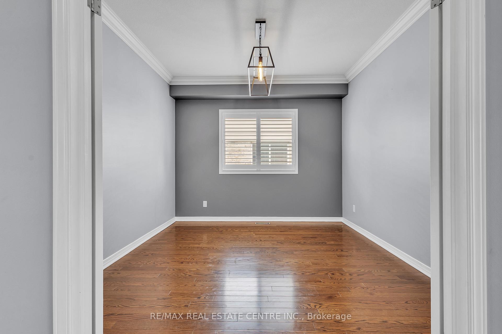 Photo 11 of 319 Robert Ferrie Drive, Kitchener — HOMEH