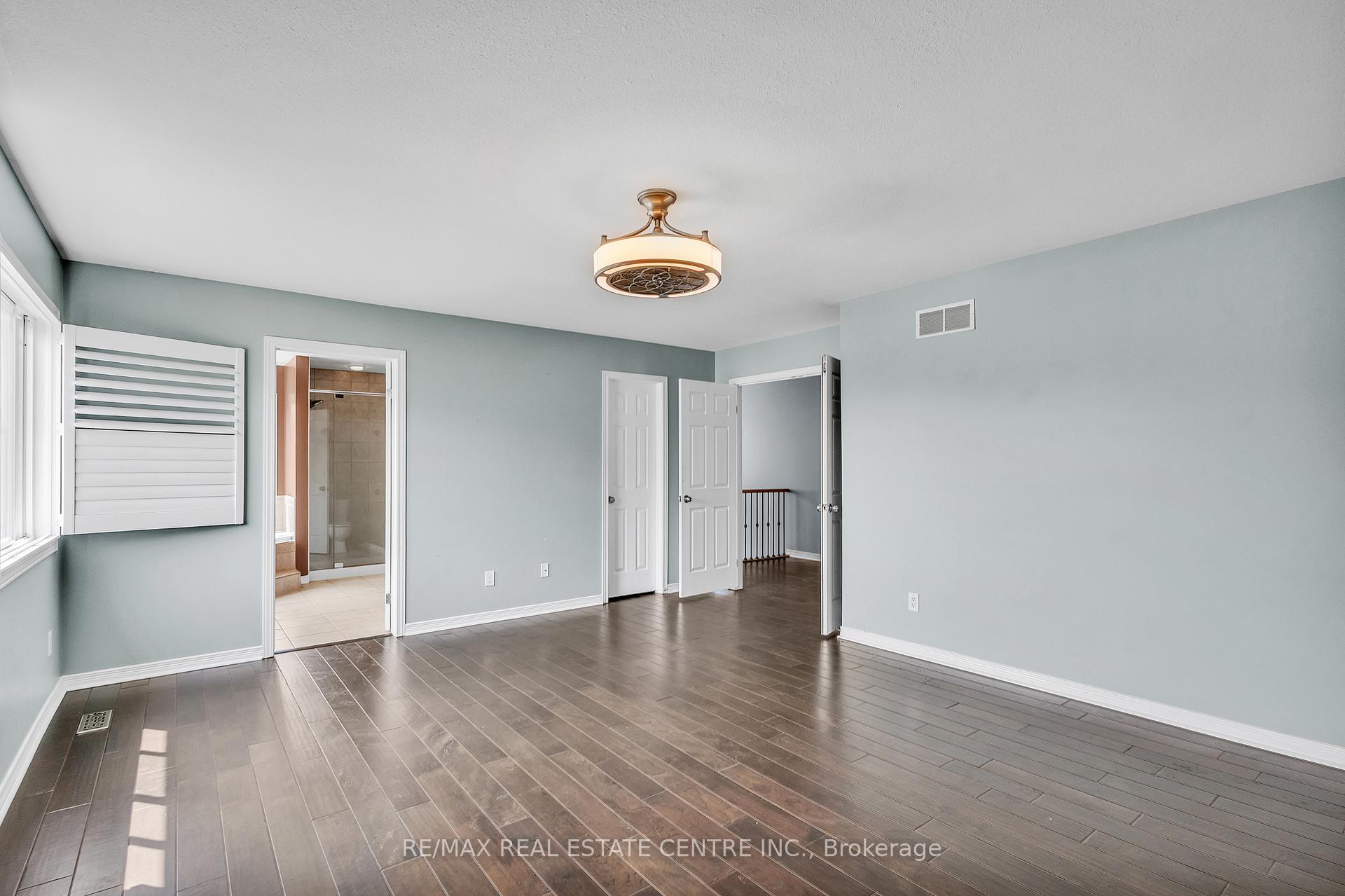 Photo 22 of 319 Robert Ferrie Drive, Kitchener — HOMEH