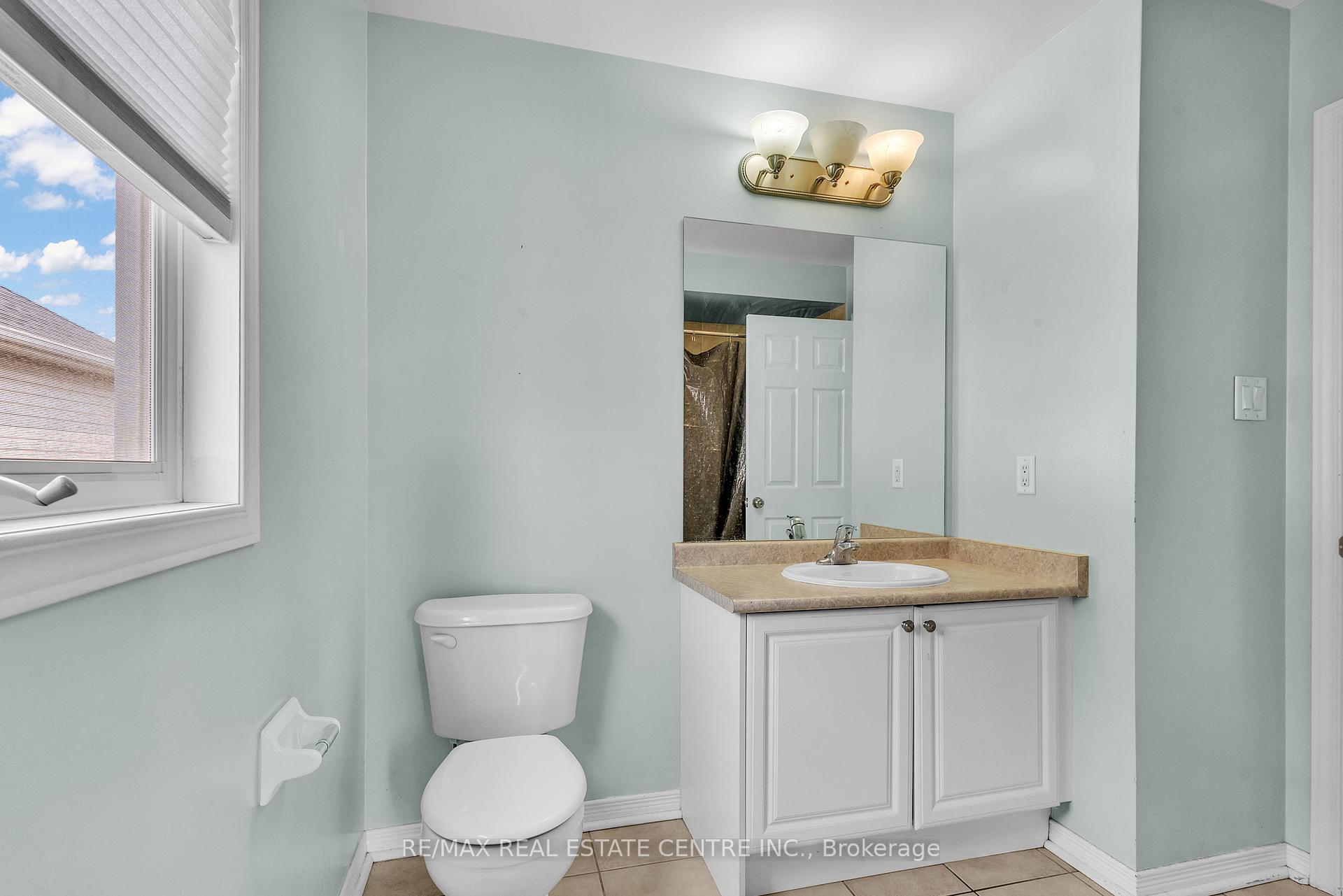 Photo 30 of 319 Robert Ferrie Drive, Kitchener — HOMEH