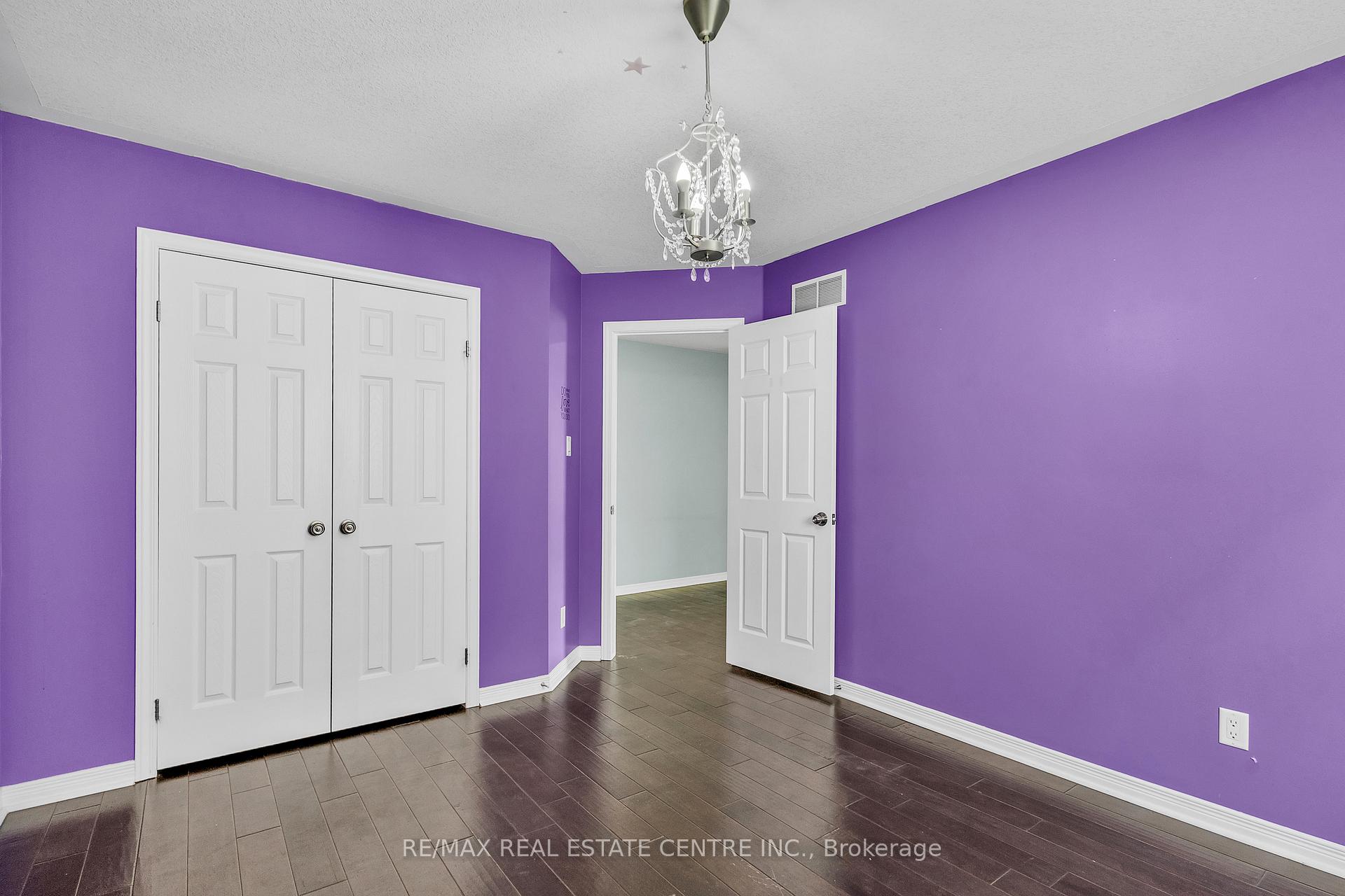 Photo 31 of 319 Robert Ferrie Drive, Kitchener — HOMEH