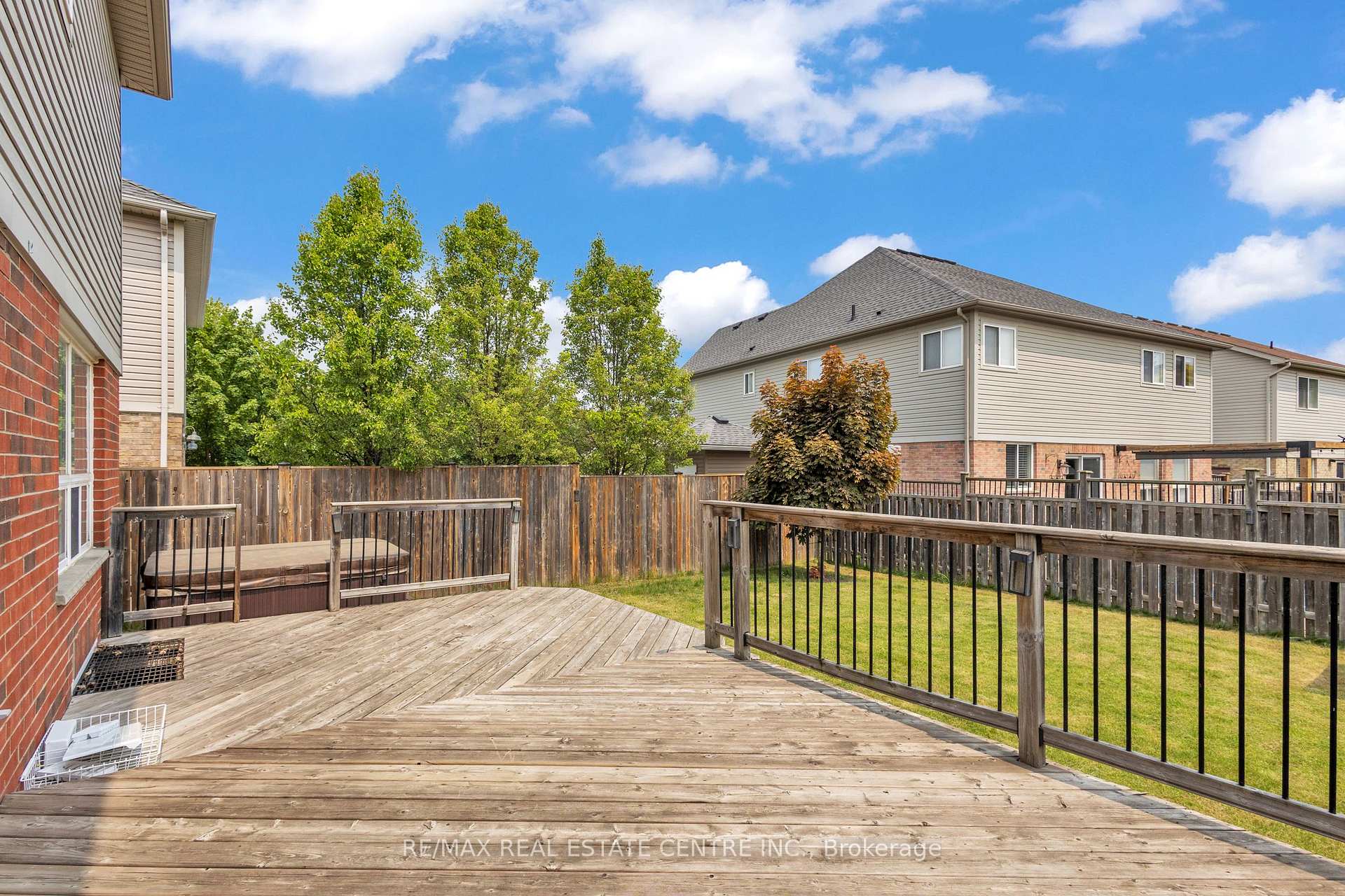 Photo 41 of 319 Robert Ferrie Drive, Kitchener — HOMEH