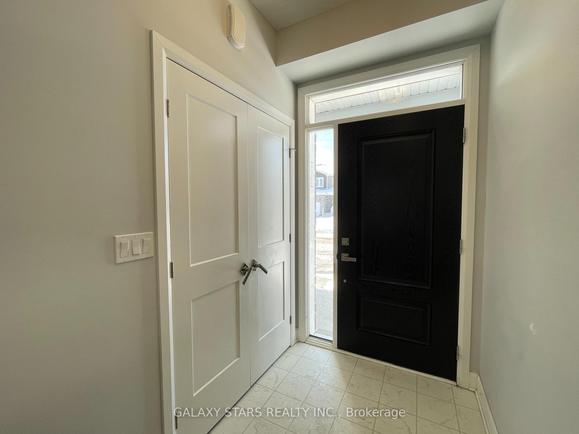 Photo 2 of 1231 Max Crescent, Kingston, City Northwest — HOMEH