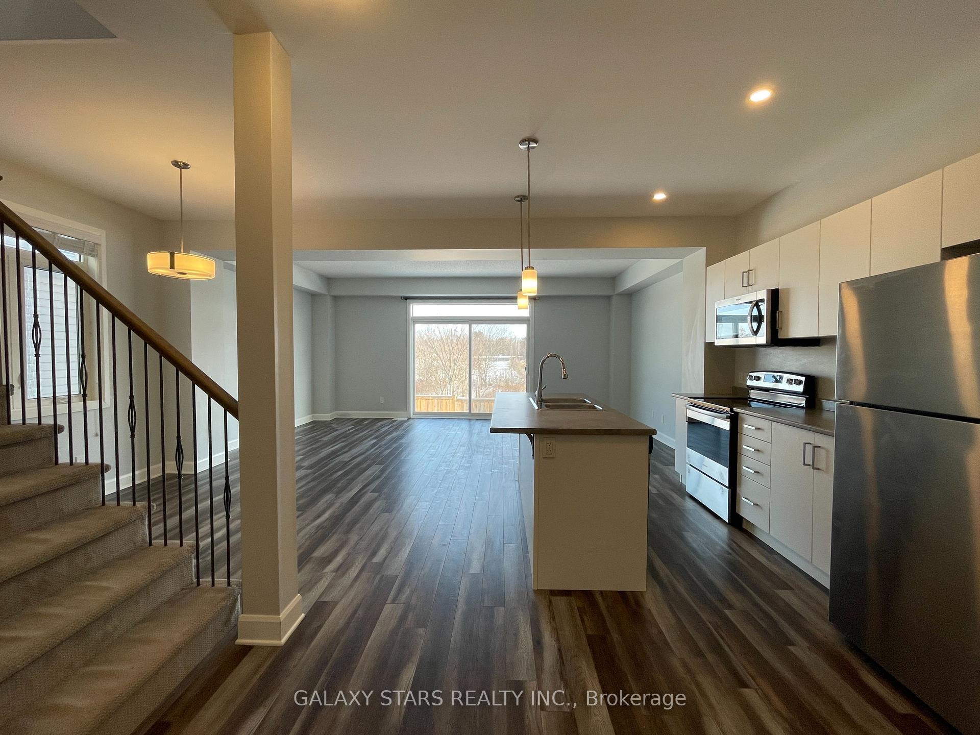 Photo 10 of 1231 Max Crescent, Kingston, City Northwest — HOMEH