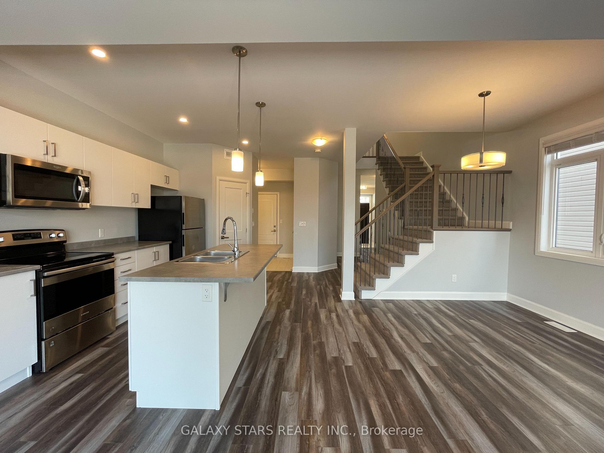 Photo 15 of 1231 Max Crescent, Kingston, City Northwest — HOMEH