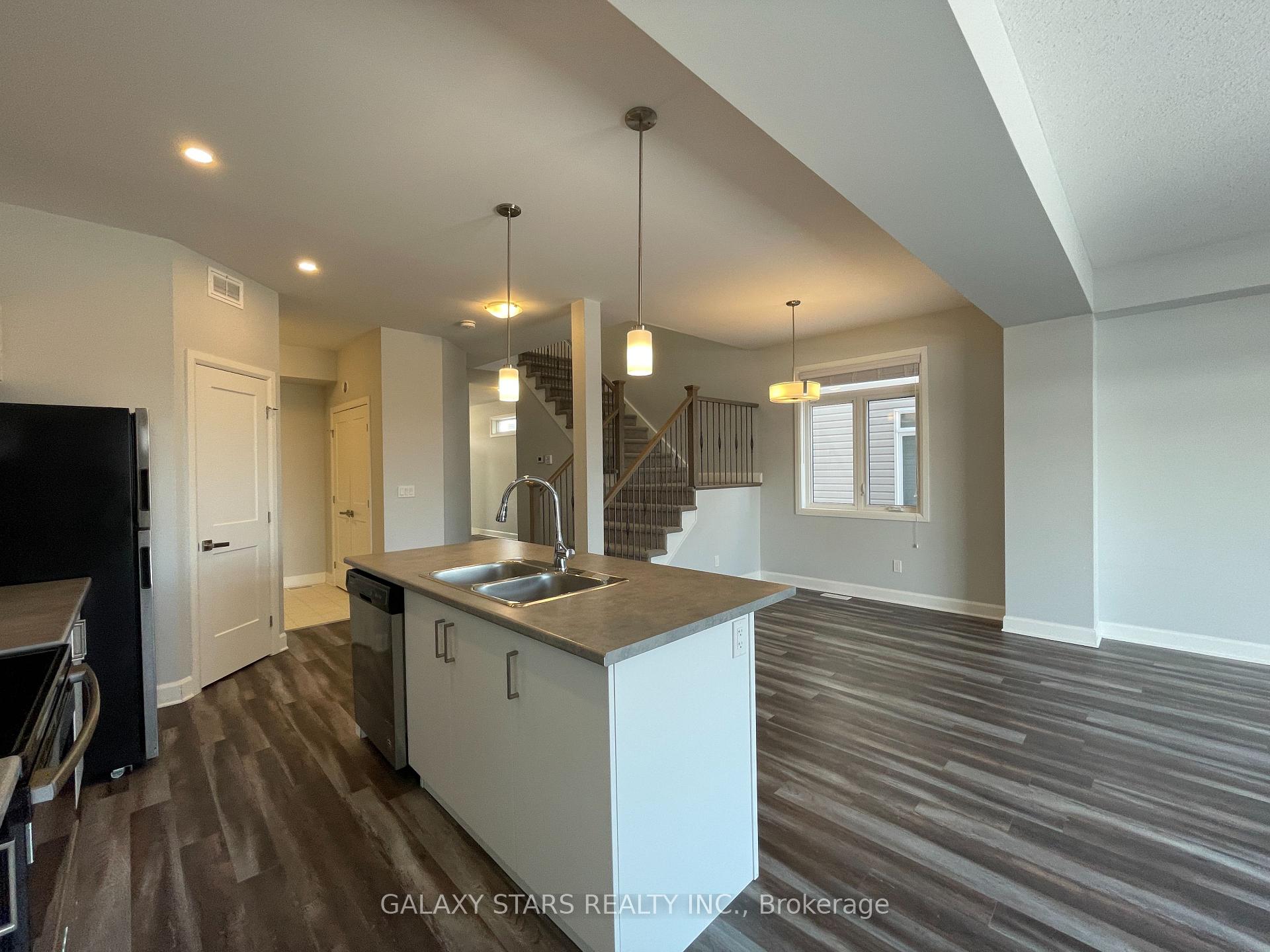 Photo 16 of 1231 Max Crescent, Kingston, City Northwest — HOMEH
