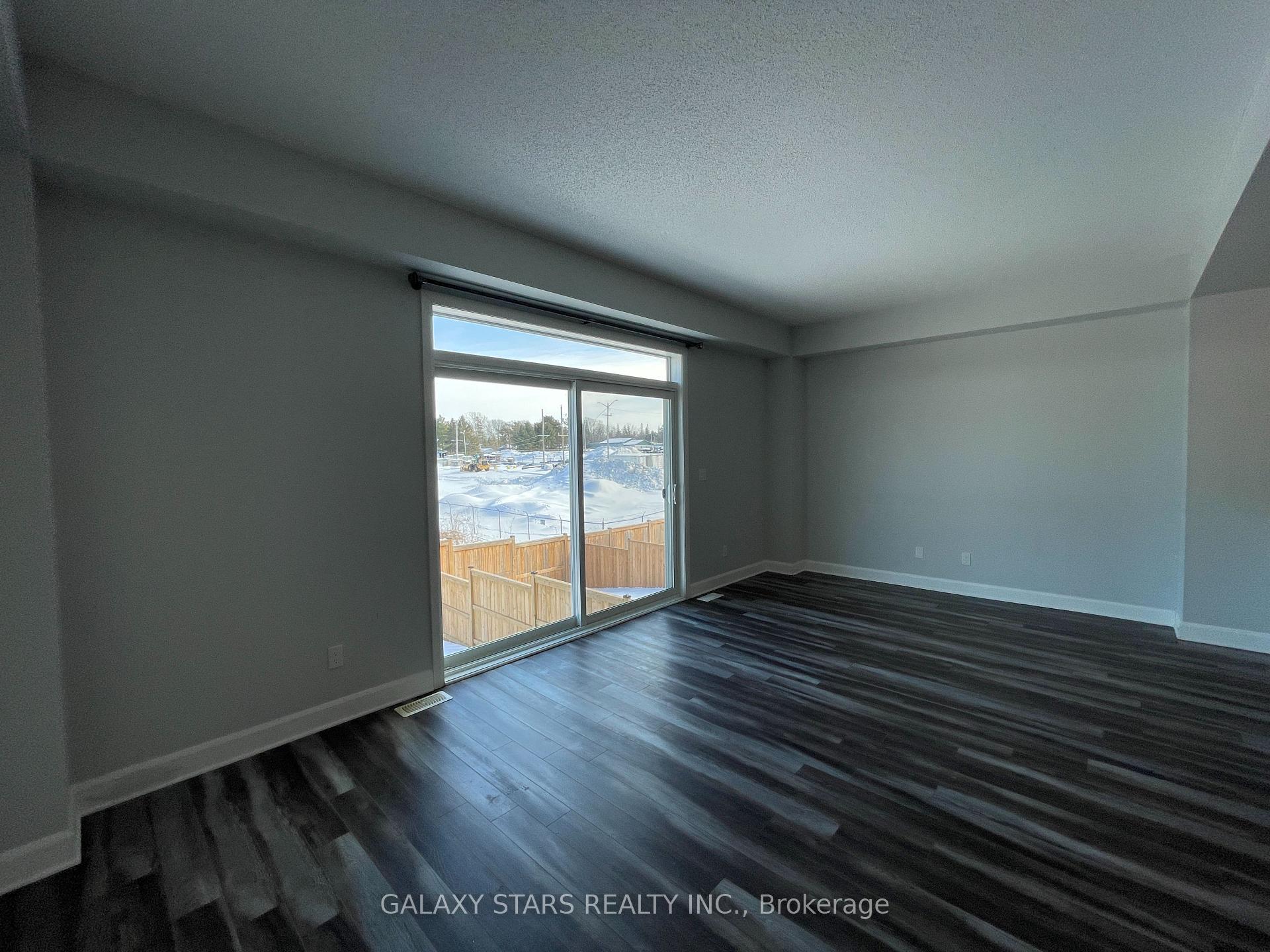 Photo 25 of 1231 Max Crescent, Kingston, City Northwest — HOMEH