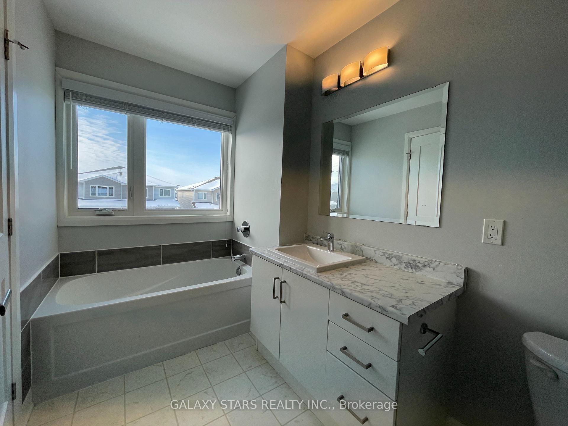 Photo 35 of 1231 Max Crescent, Kingston, City Northwest — HOMEH