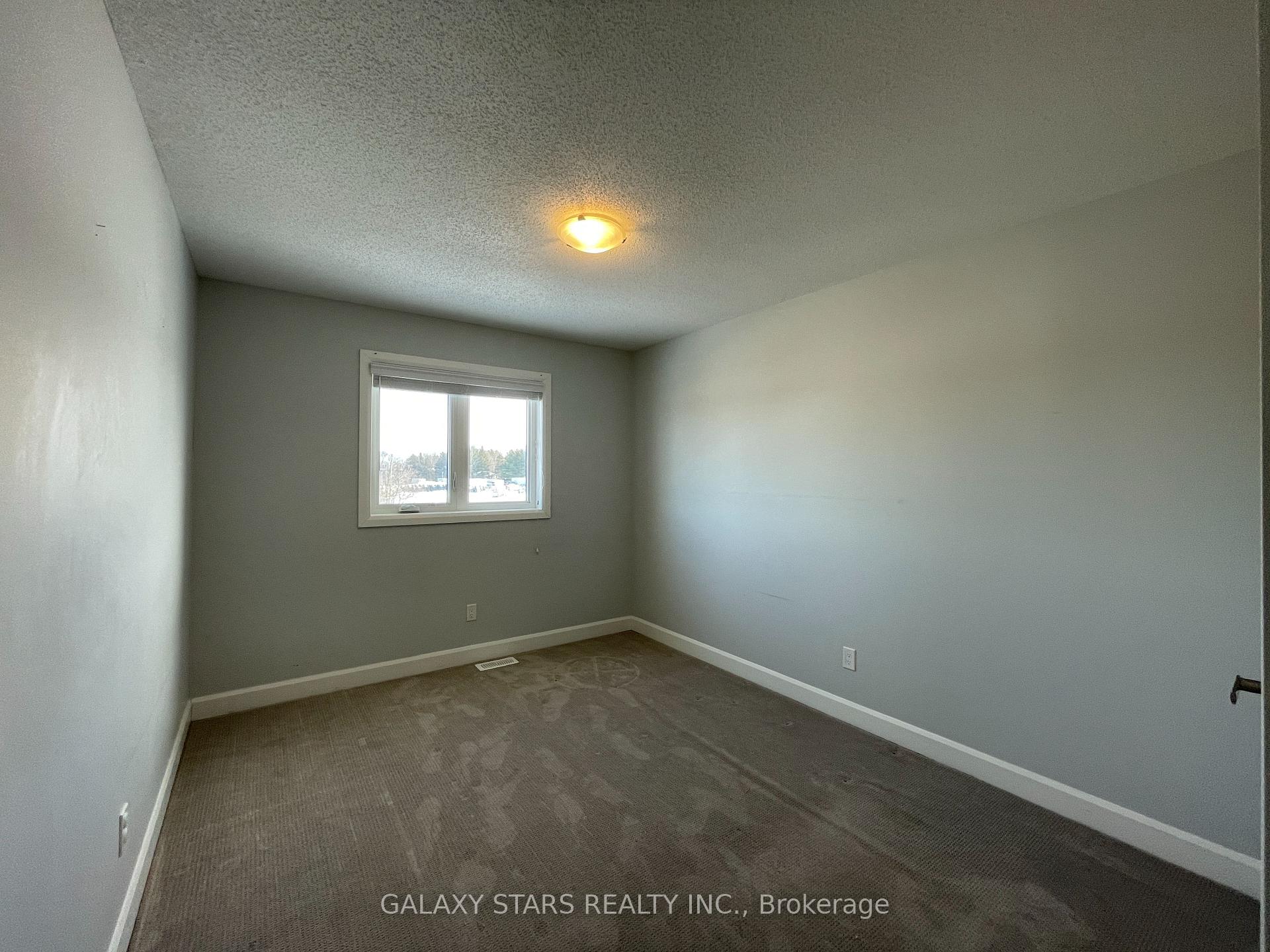 Photo 38 of 1231 Max Crescent, Kingston, City Northwest — HOMEH
