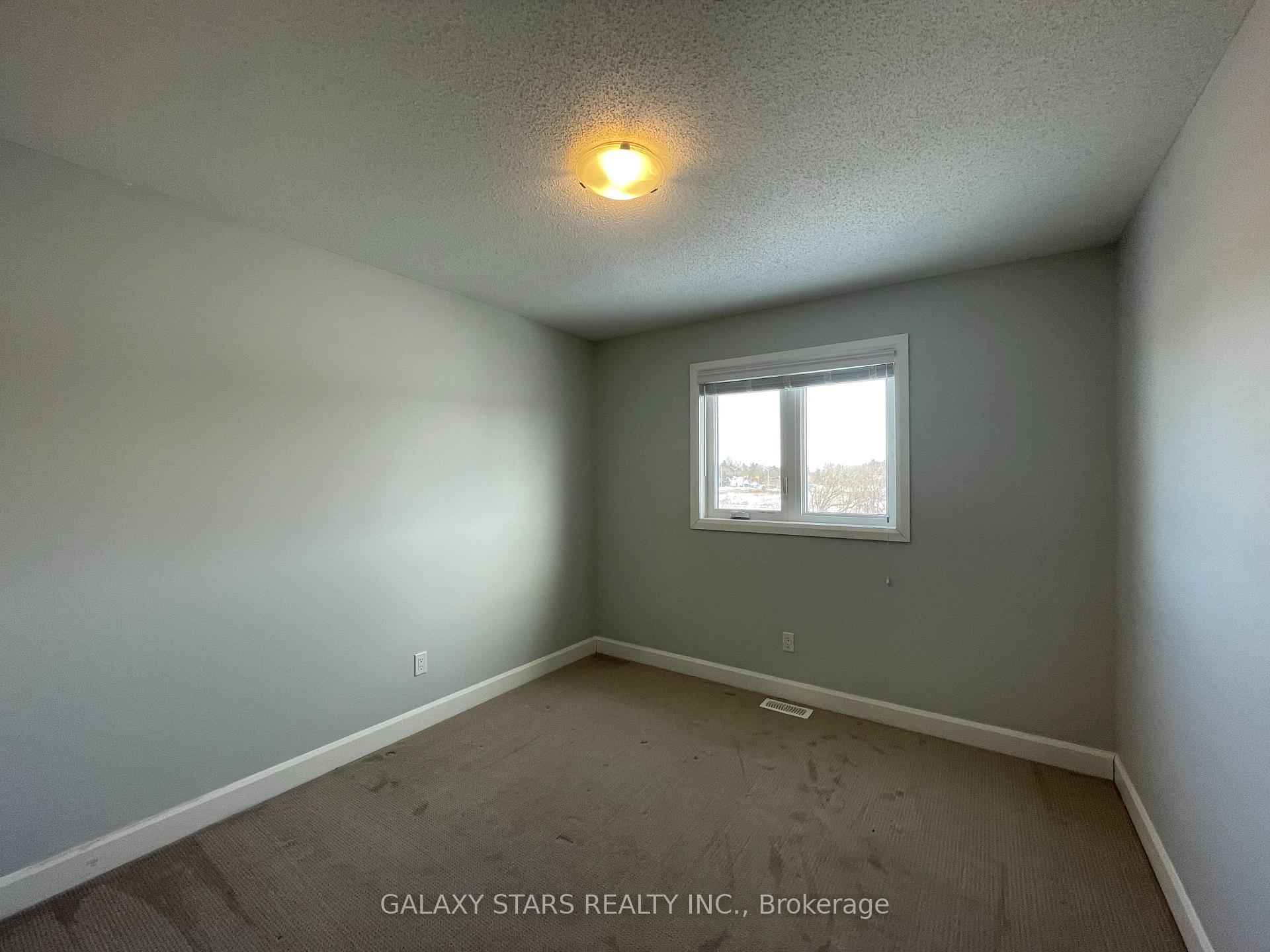 Photo 40 of 1231 Max Crescent, Kingston, City Northwest — HOMEH