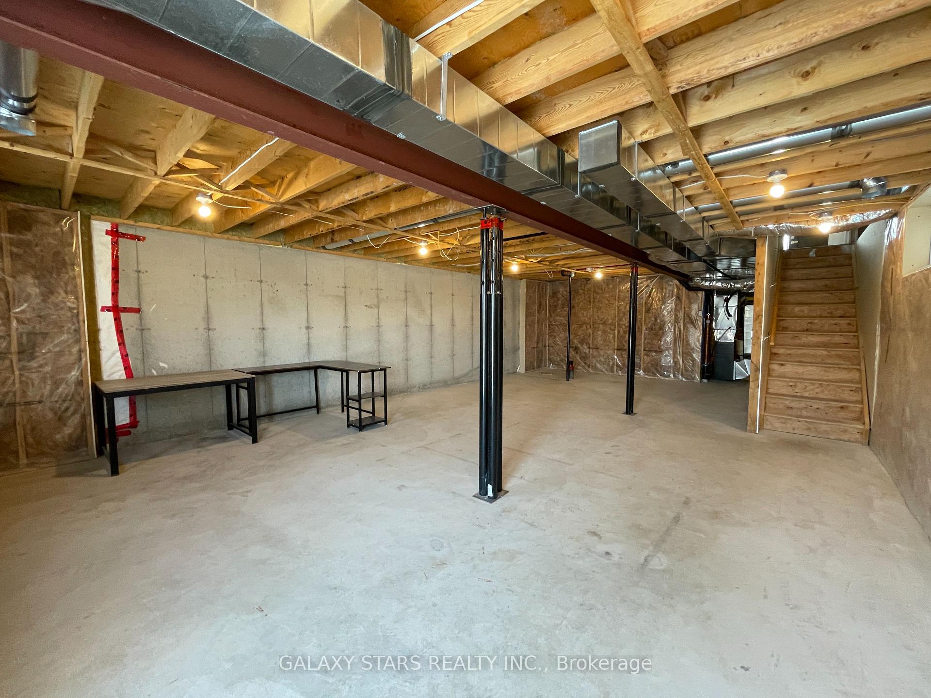 Photo 44 of 1231 Max Crescent, Kingston, City Northwest — HOMEH