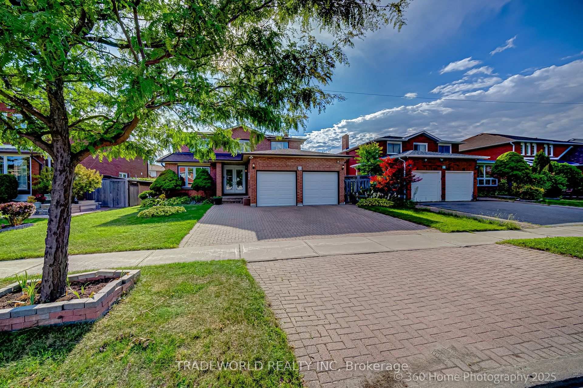 Photo 2 of 20 Eden Avenue, Markham, Milliken Mills East — HOMEH