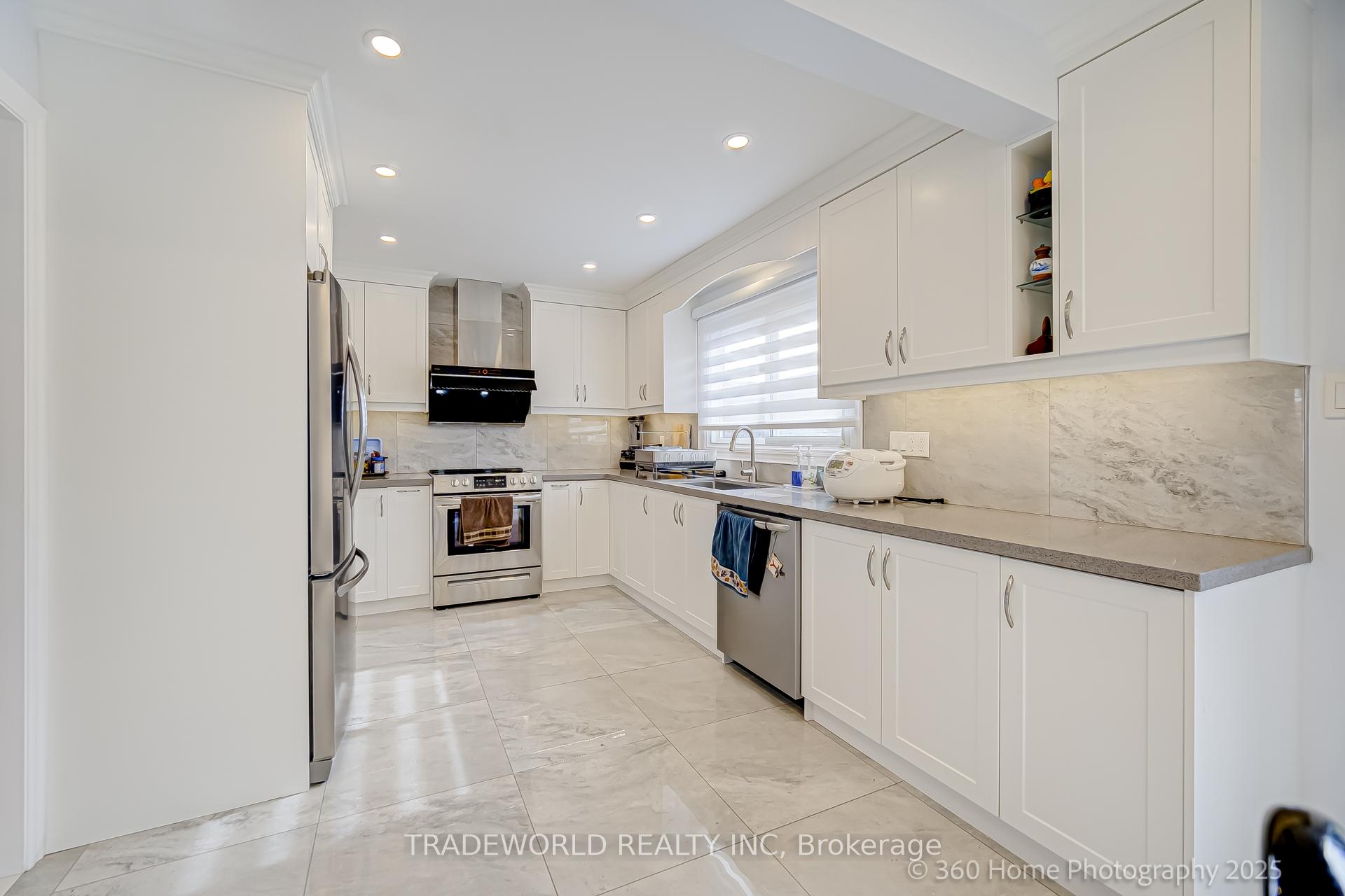 Photo 10 of 20 Eden Avenue, Markham, Milliken Mills East — HOMEH