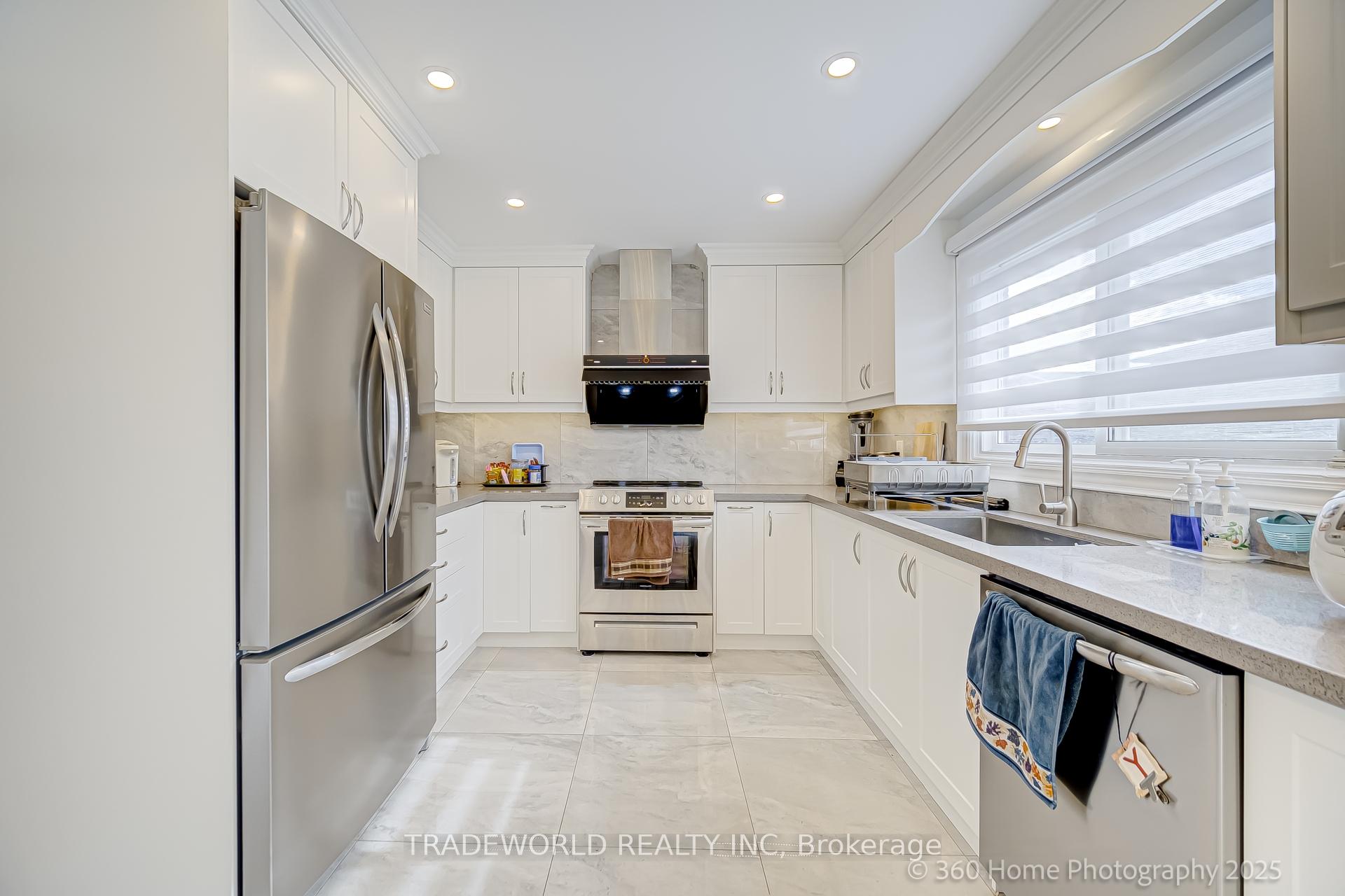 Photo 11 of 20 Eden Avenue, Markham, Milliken Mills East — HOMEH