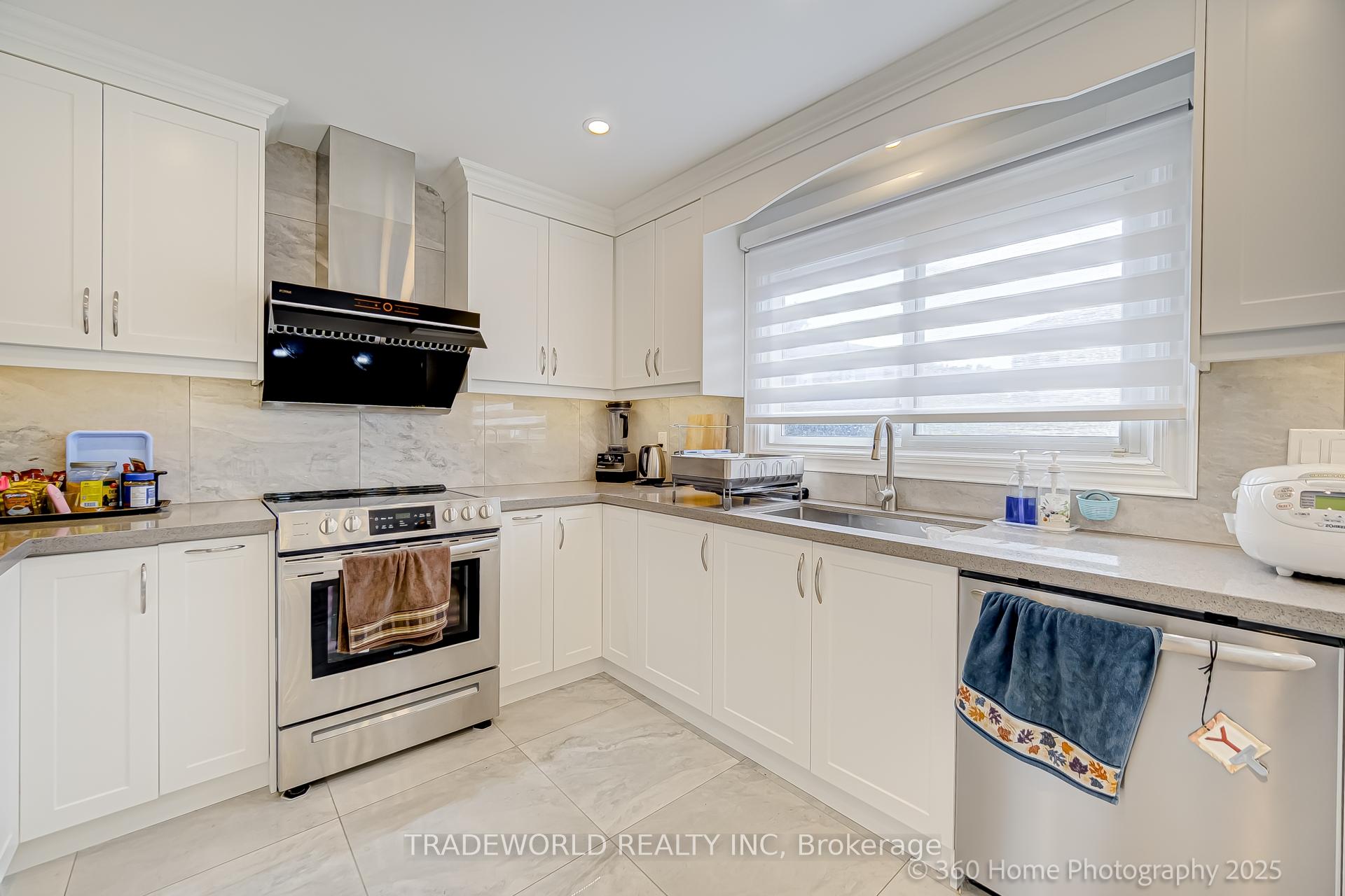 Photo 12 of 20 Eden Avenue, Markham, Milliken Mills East — HOMEH