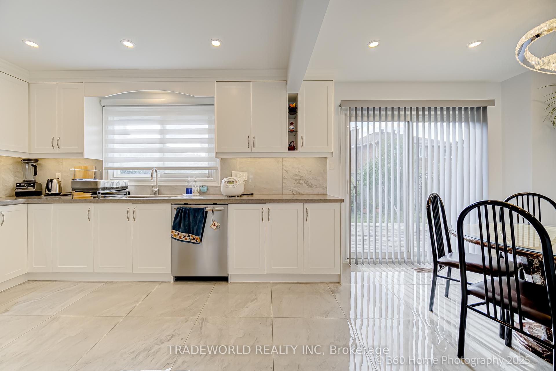 Photo 13 of 20 Eden Avenue, Markham, Milliken Mills East — HOMEH