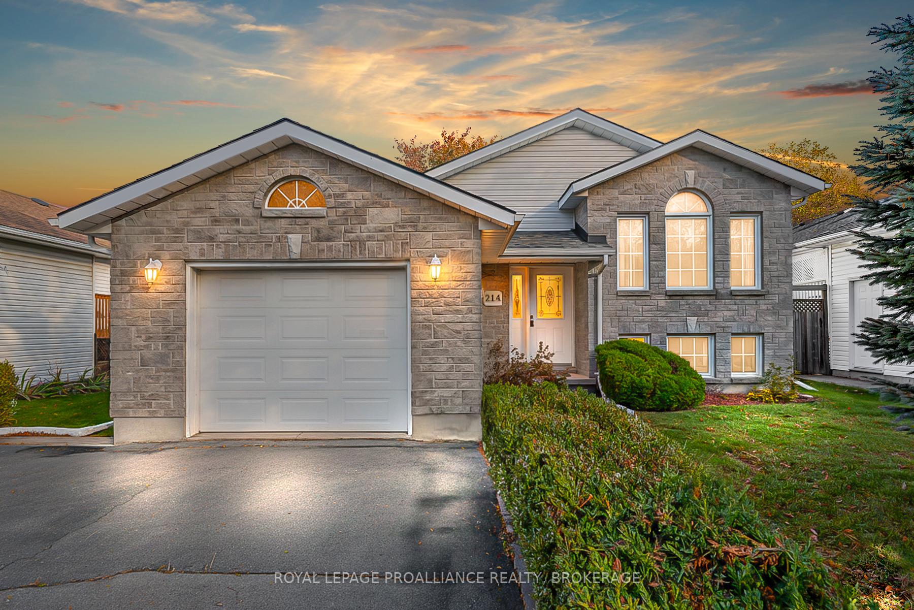Front of 214 Ellesmeer Avenue
