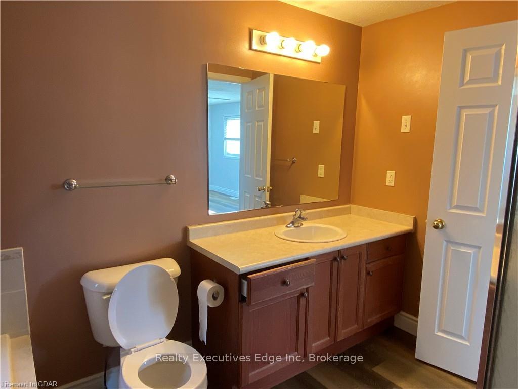 Photo 7 of Unit Main, 47 Red Clover Crescent, Kitchener — HOMEH