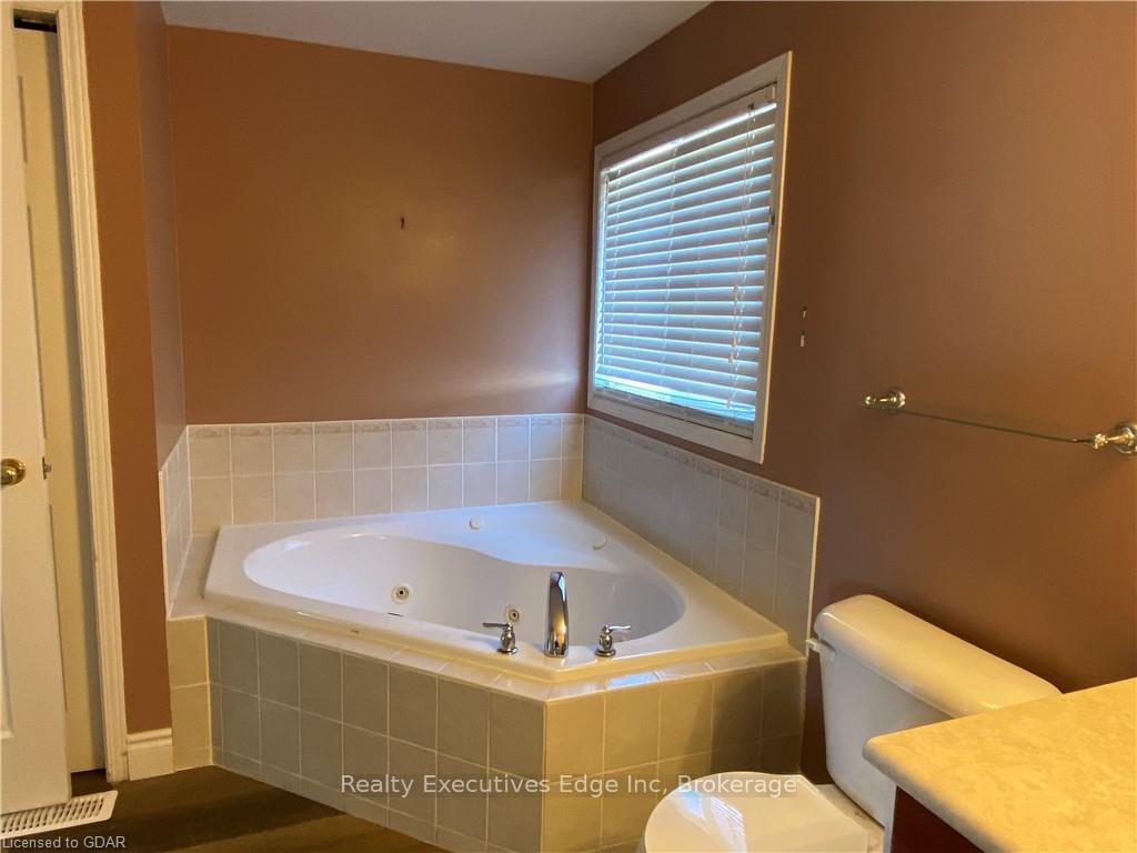 Photo 8 of Unit Main, 47 Red Clover Crescent, Kitchener — HOMEH