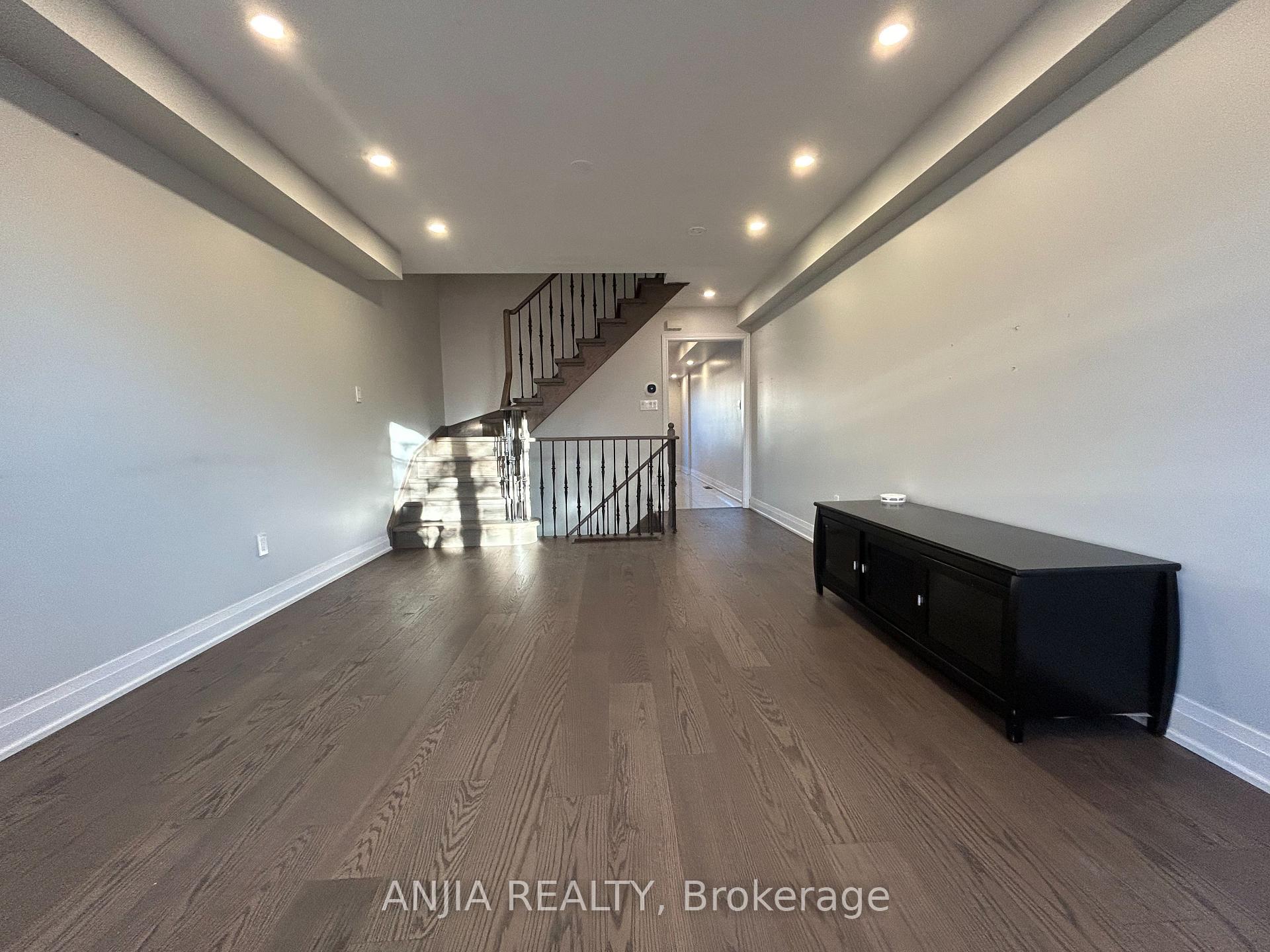 Photo 3 of 2670 Bur Oak Avenue, Markham, Cornell — HOMEH