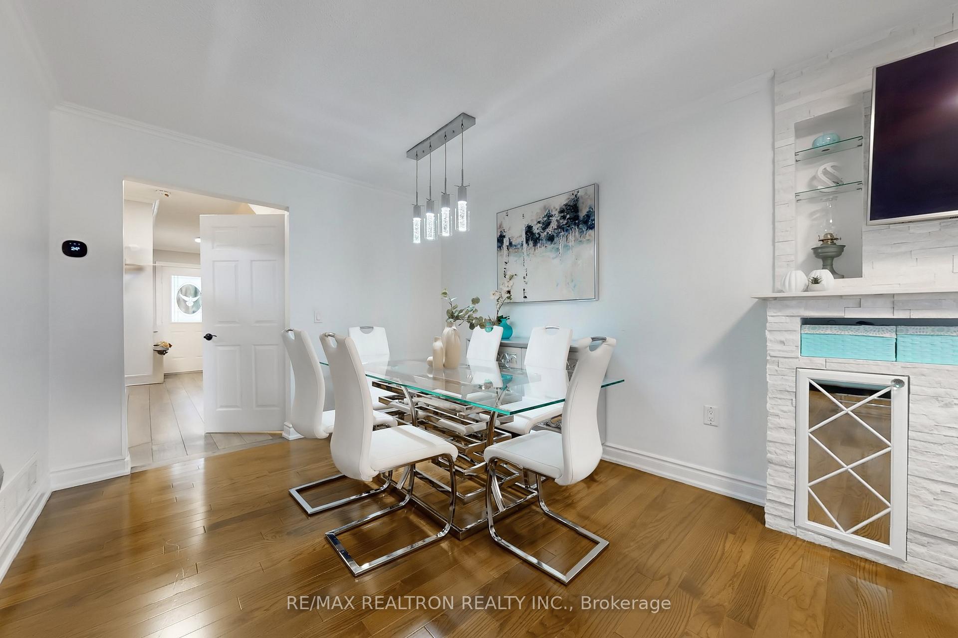 Photo 10 of 168 Cottonwood Court, Markham, Bayview Fairway-Bayview Country Club Estates — HOMEH