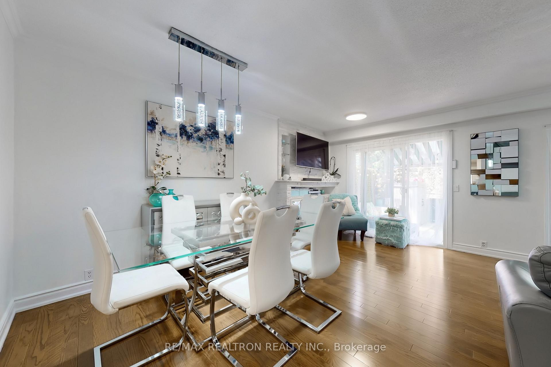 Photo 11 of 168 Cottonwood Court, Markham, Bayview Fairway-Bayview Country Club Estates — HOMEH