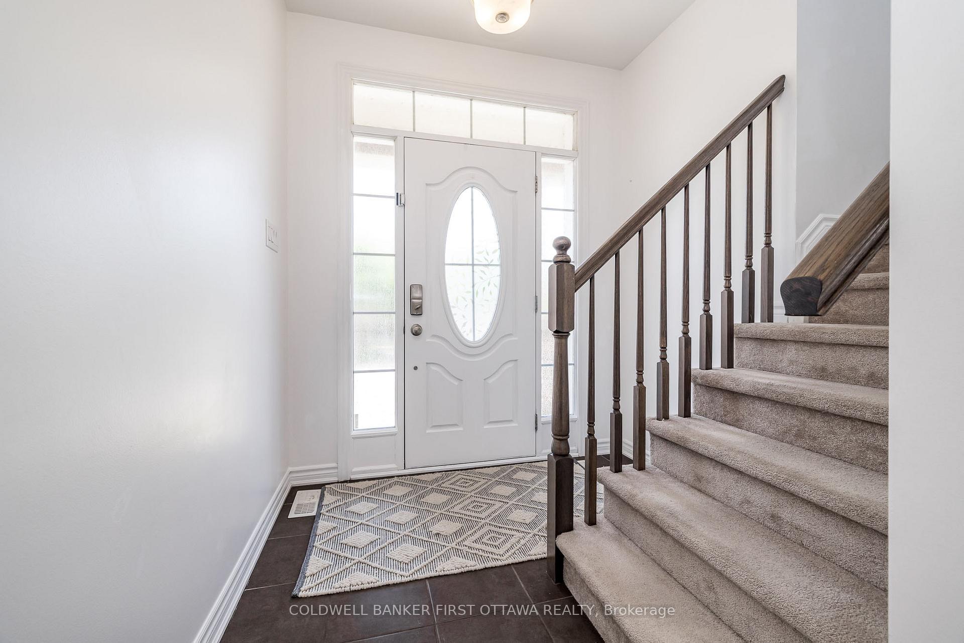 Photo 2 of 170 Flowing Creek Circle, Ottawa, Kanata - Emerald Meadows/Trailwest — HOMEH