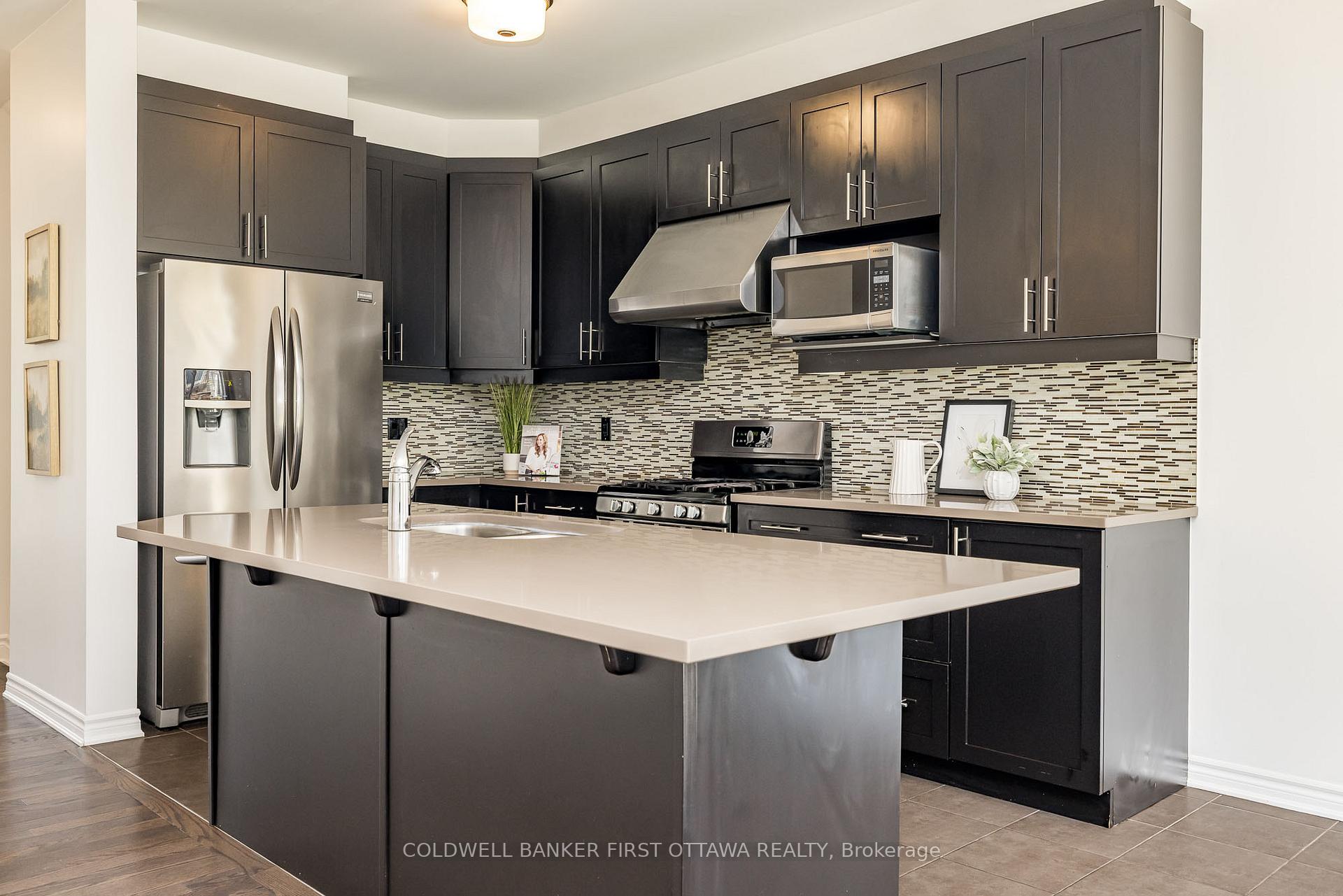 Photo 8 of 170 Flowing Creek Circle, Ottawa, Kanata - Emerald Meadows/Trailwest — HOMEH