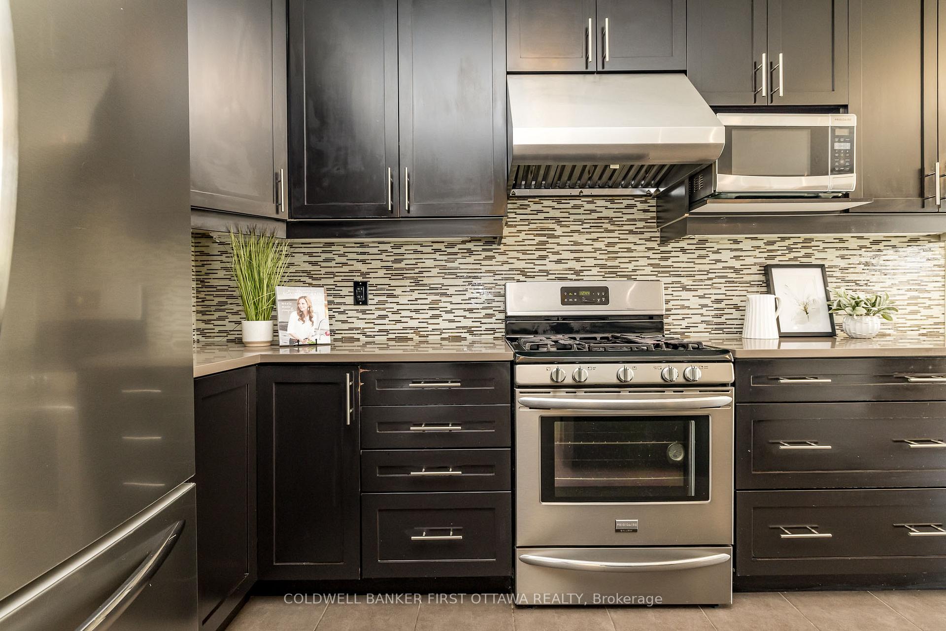 Photo 10 of 170 Flowing Creek Circle, Ottawa, Kanata - Emerald Meadows/Trailwest — HOMEH