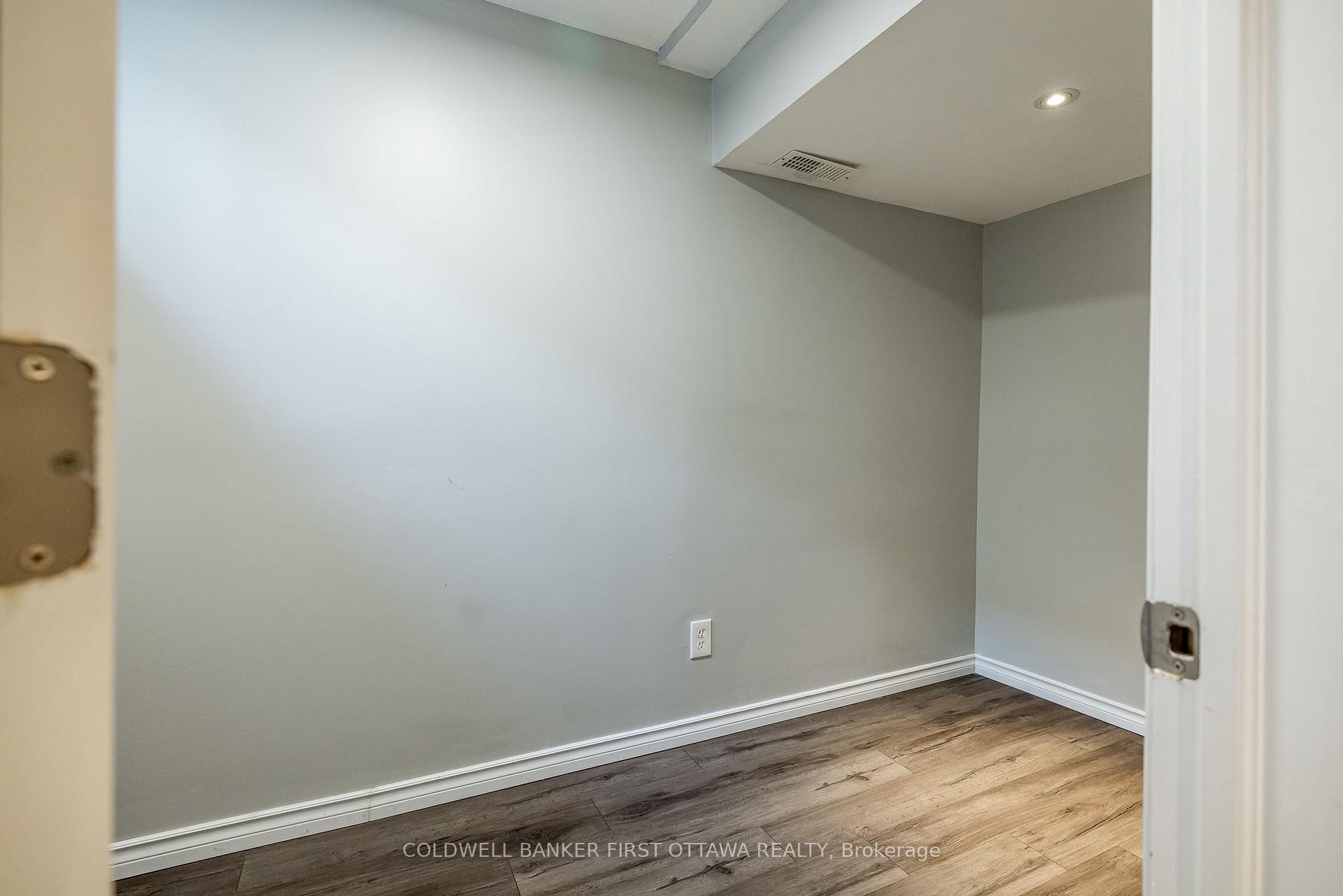 Photo 33 of 170 Flowing Creek Circle, Ottawa, Kanata - Emerald Meadows/Trailwest — HOMEH