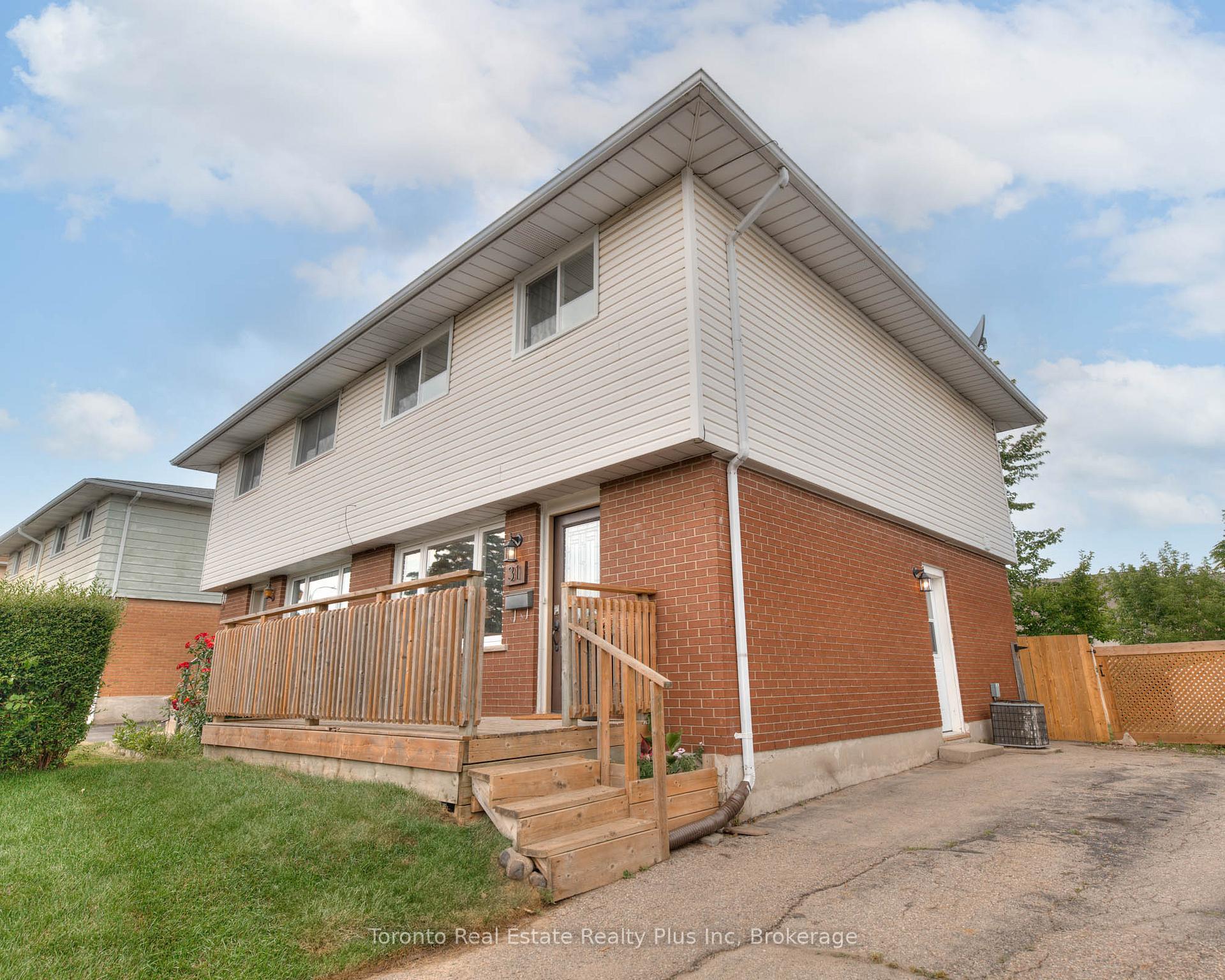 Photo 3 of 31 Roberts Crescent, Kitchener — HOMEH