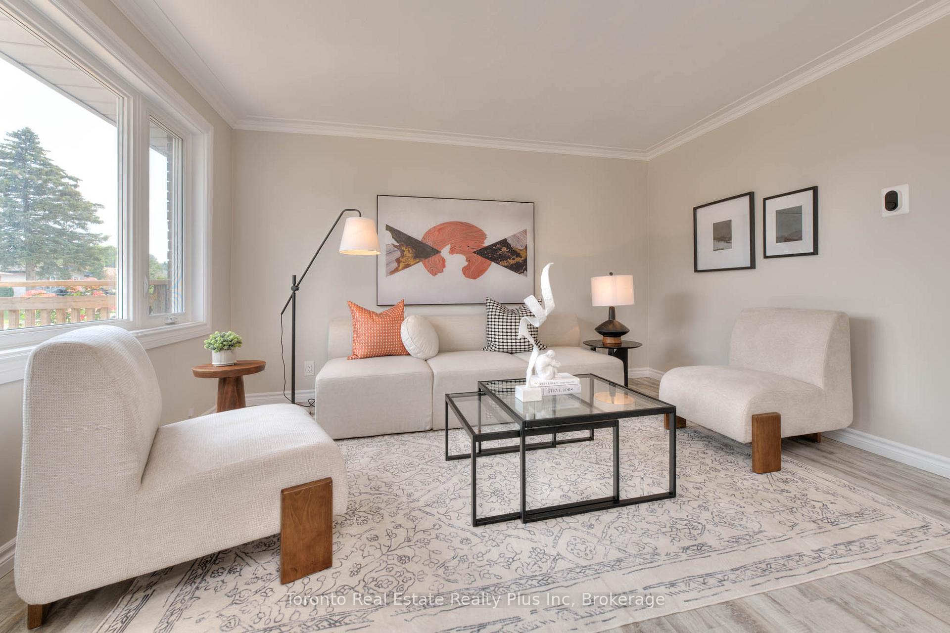 Photo 7 of 31 Roberts Crescent, Kitchener — HOMEH
