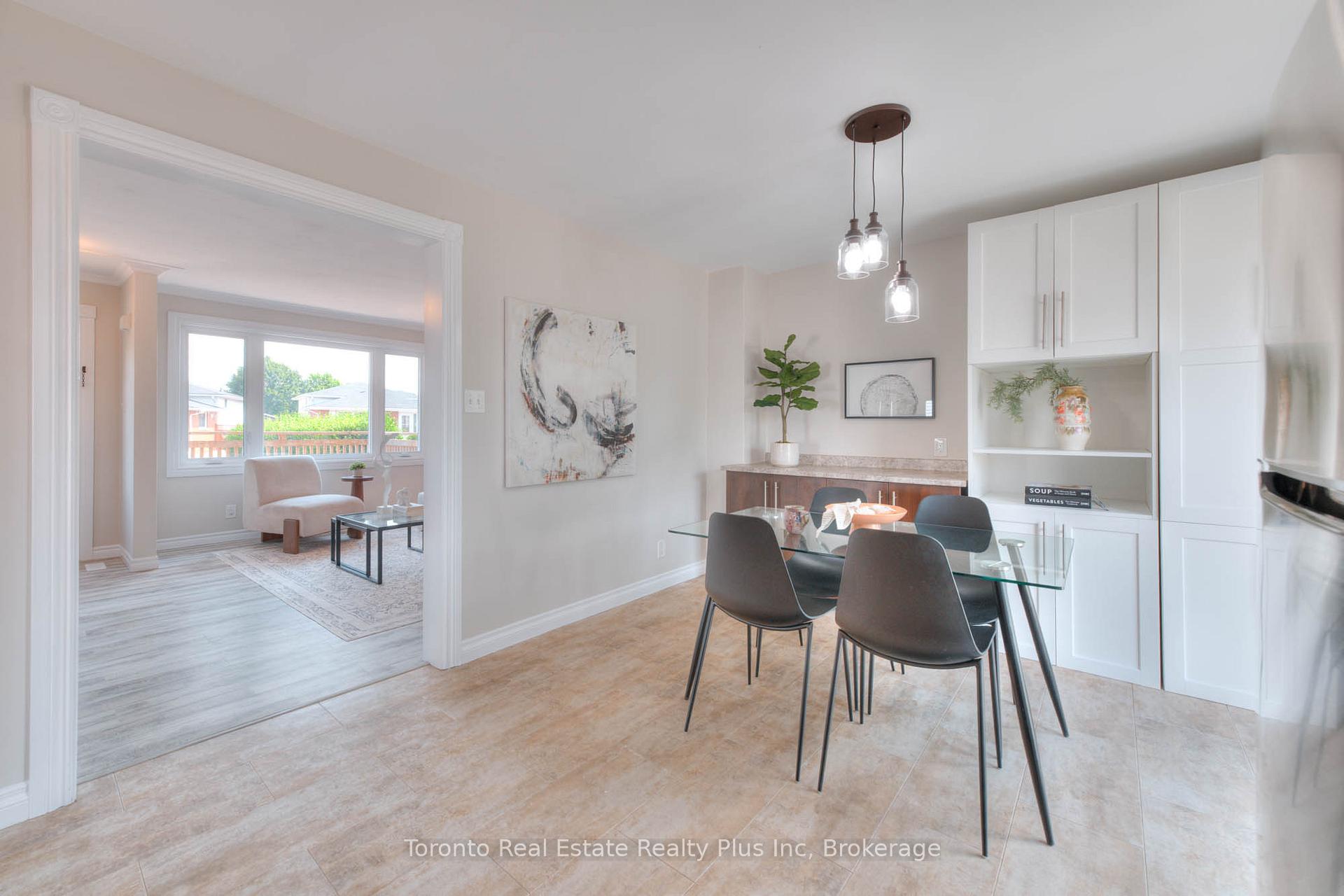 Photo 14 of 31 Roberts Crescent, Kitchener — HOMEH