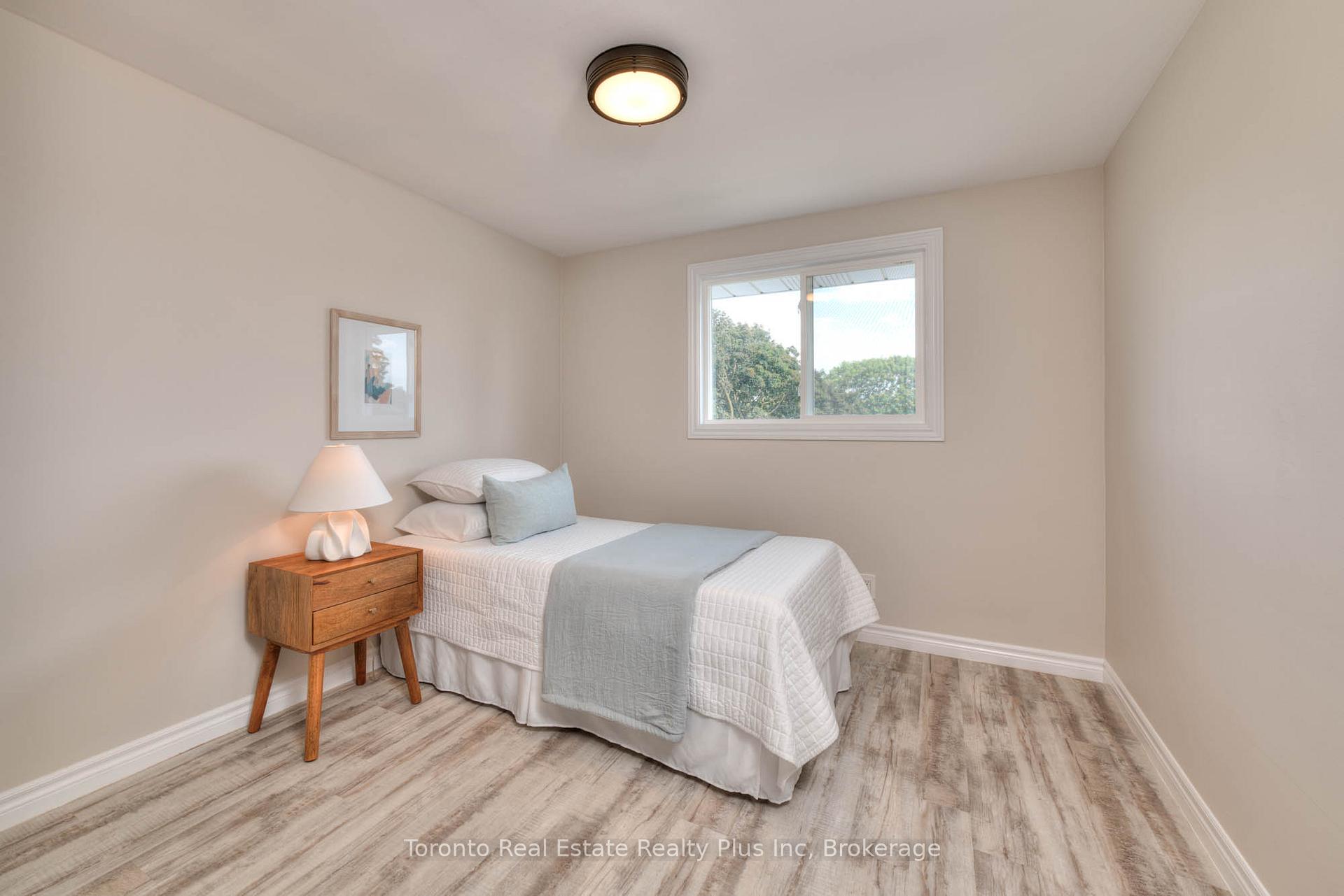 Photo 18 of 31 Roberts Crescent, Kitchener — HOMEH
