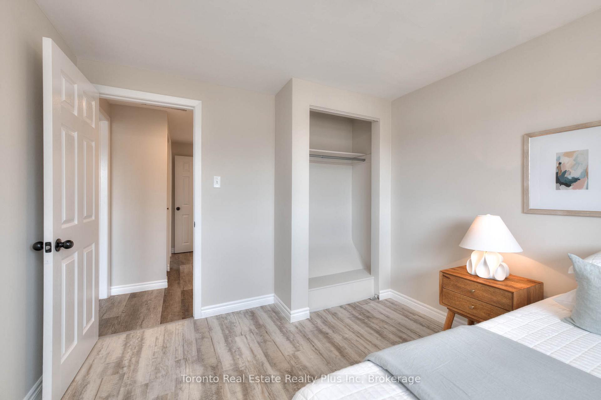 Photo 19 of 31 Roberts Crescent, Kitchener — HOMEH