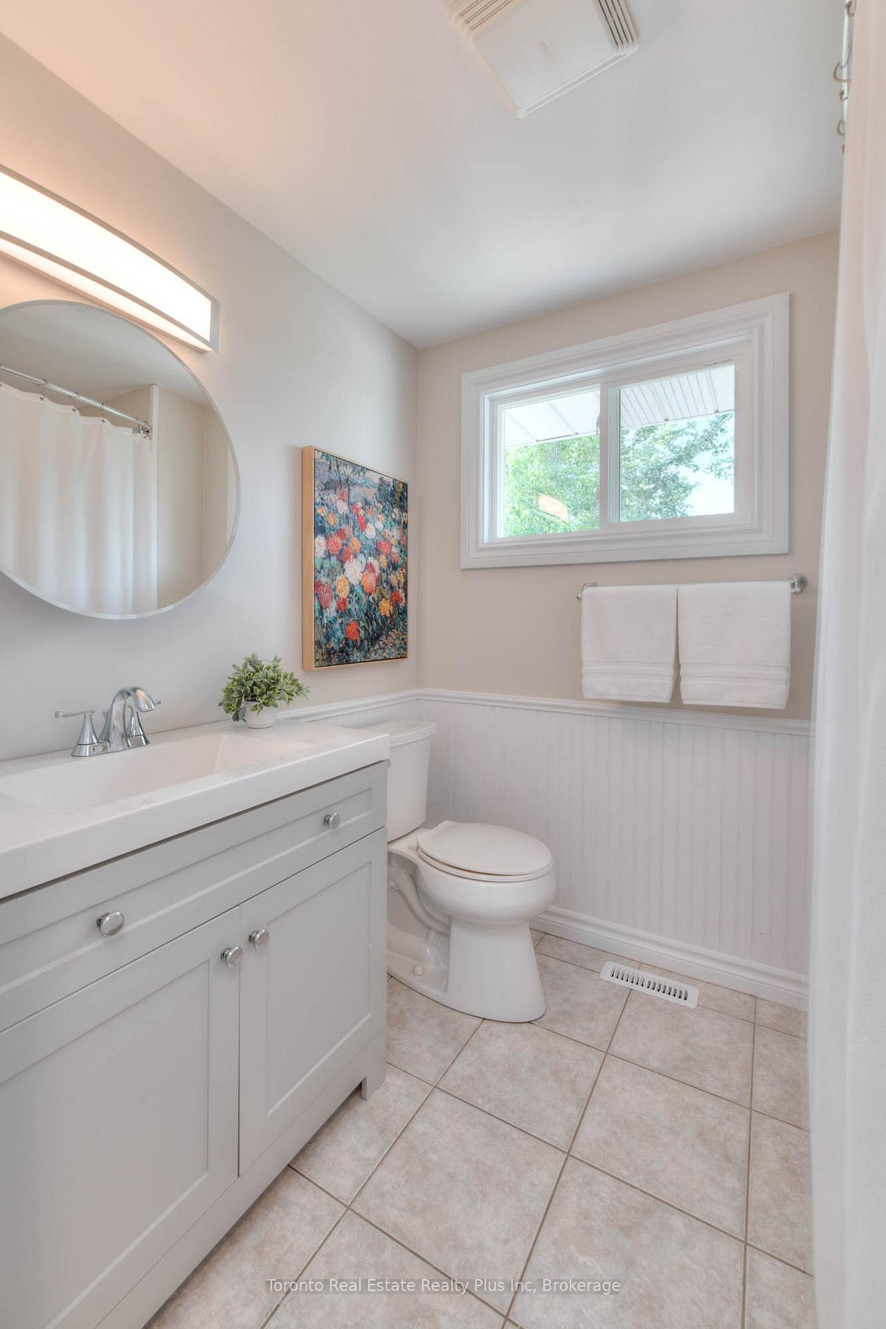 Photo 21 of 31 Roberts Crescent, Kitchener — HOMEH