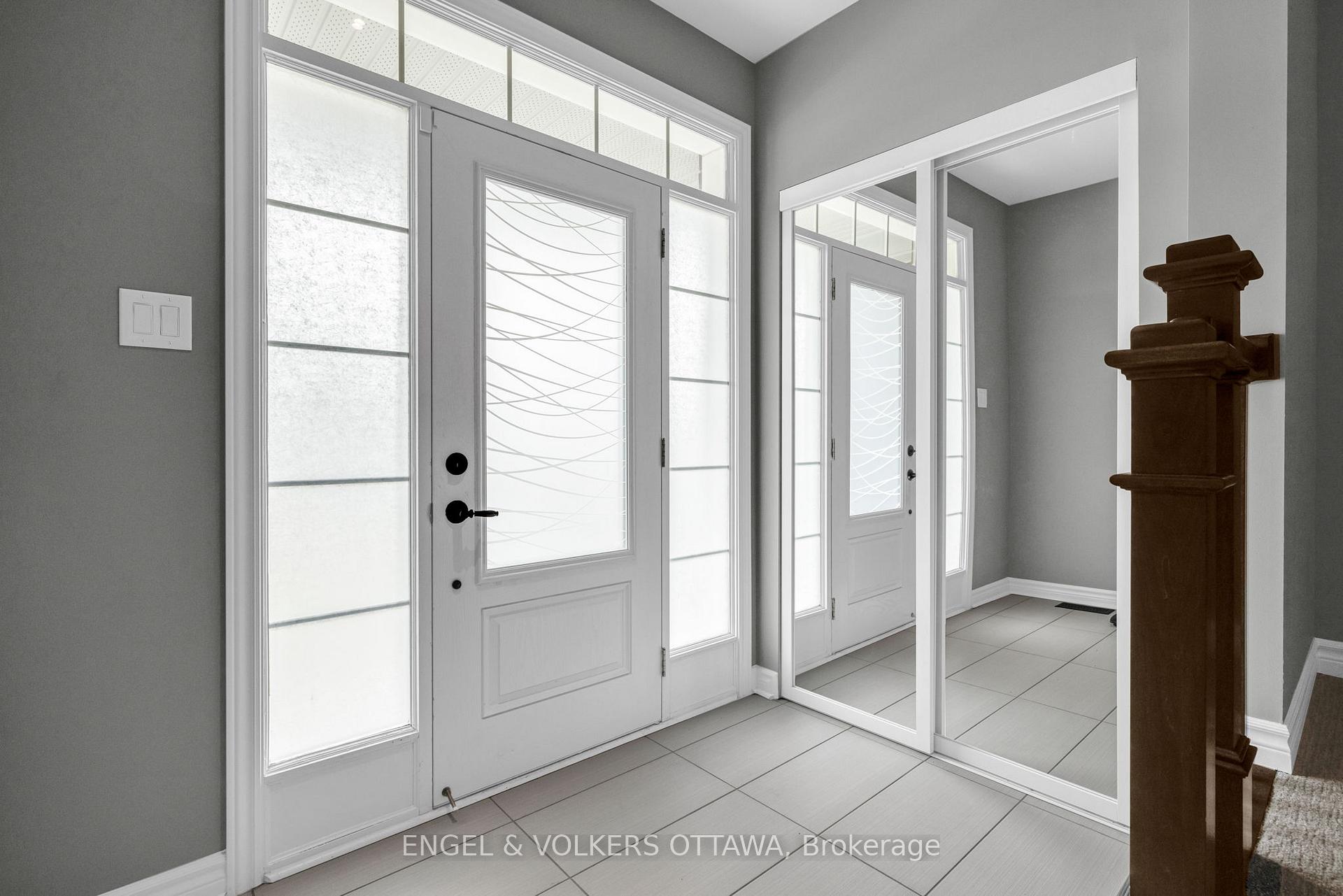 Photo 3 of 275 Mission Trail Crescent, Ottawa, Kanata - Kanata Lakes/Heritage Hills — HOMEH