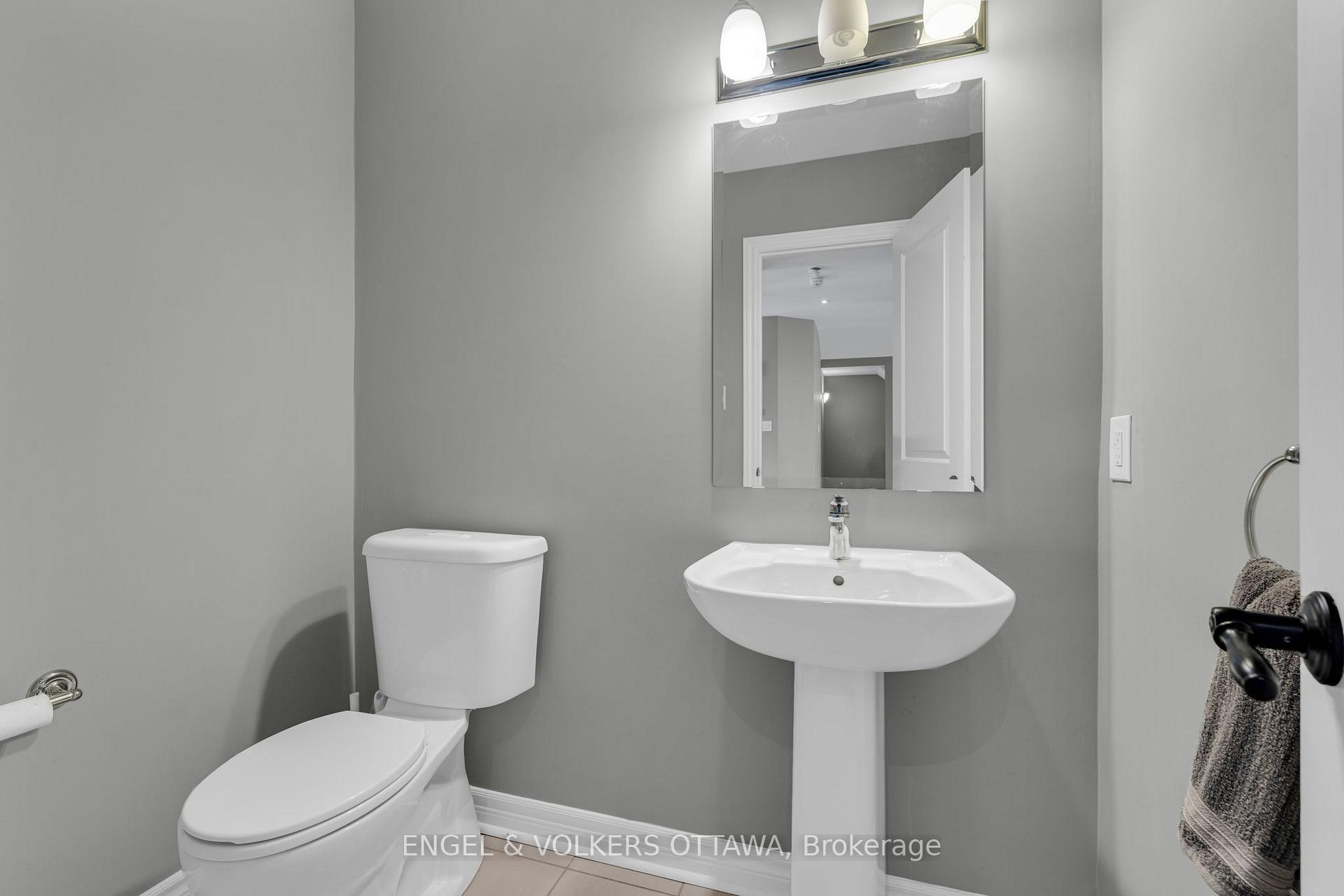 Photo 4 of 275 Mission Trail Crescent, Ottawa, Kanata - Kanata Lakes/Heritage Hills — HOMEH