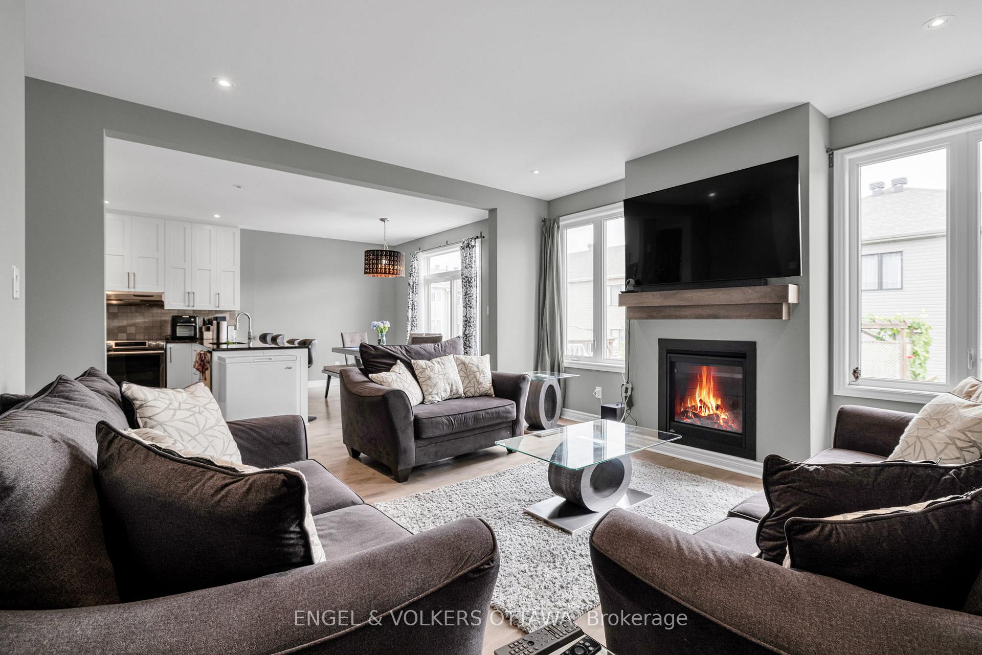 Photo 6 of 275 Mission Trail Crescent, Ottawa, Kanata - Kanata Lakes/Heritage Hills — HOMEH
