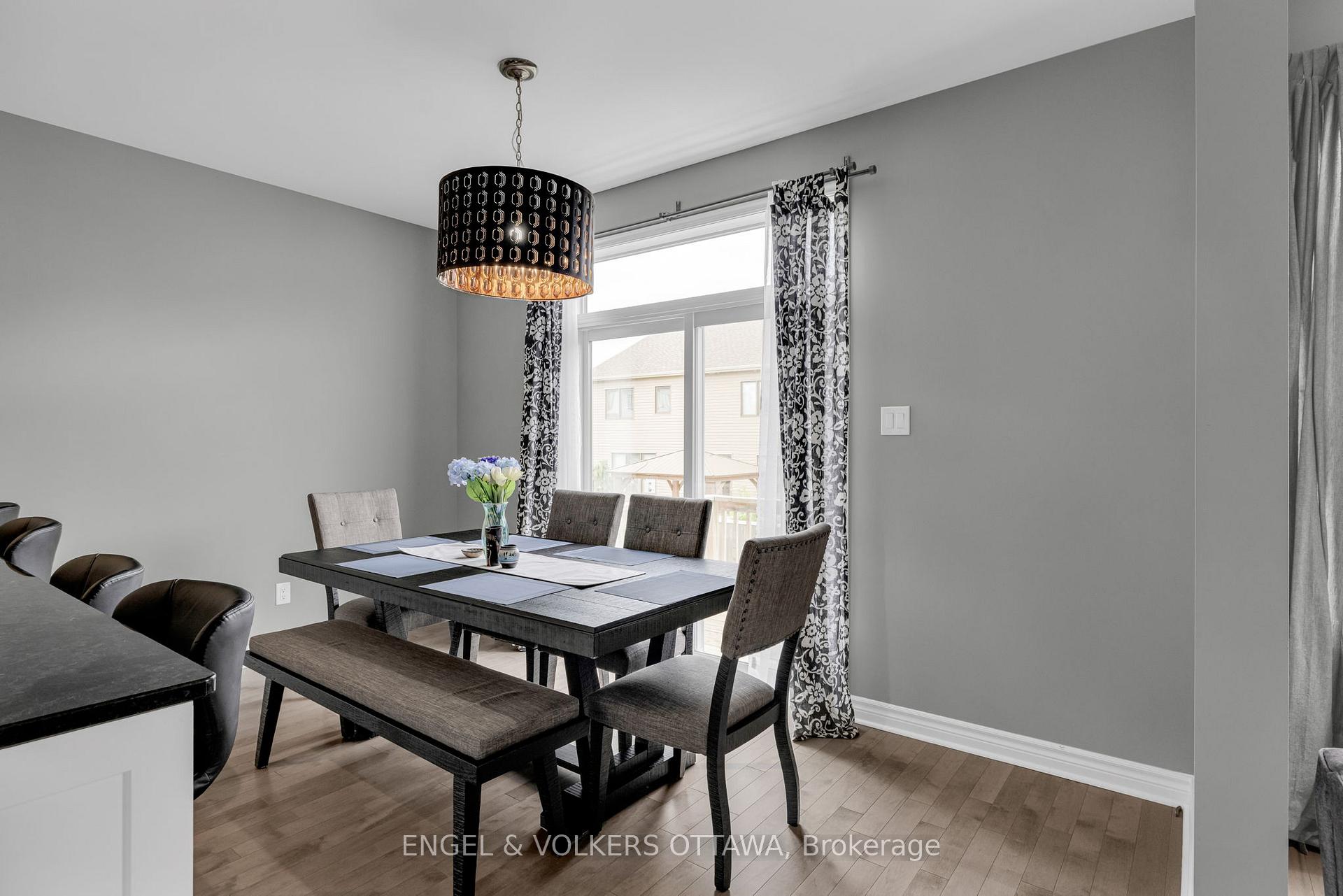 Photo 8 of 275 Mission Trail Crescent, Ottawa, Kanata - Kanata Lakes/Heritage Hills — HOMEH