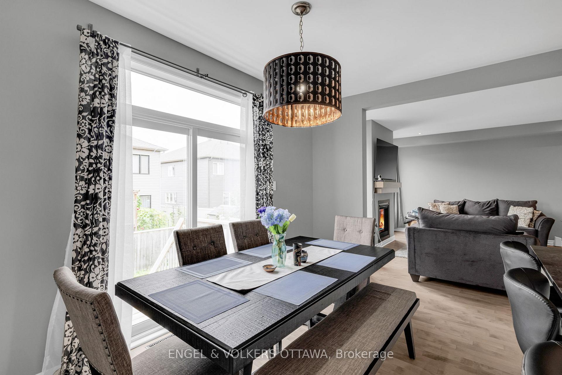 Photo 11 of 275 Mission Trail Crescent, Ottawa, Kanata - Kanata Lakes/Heritage Hills — HOMEH