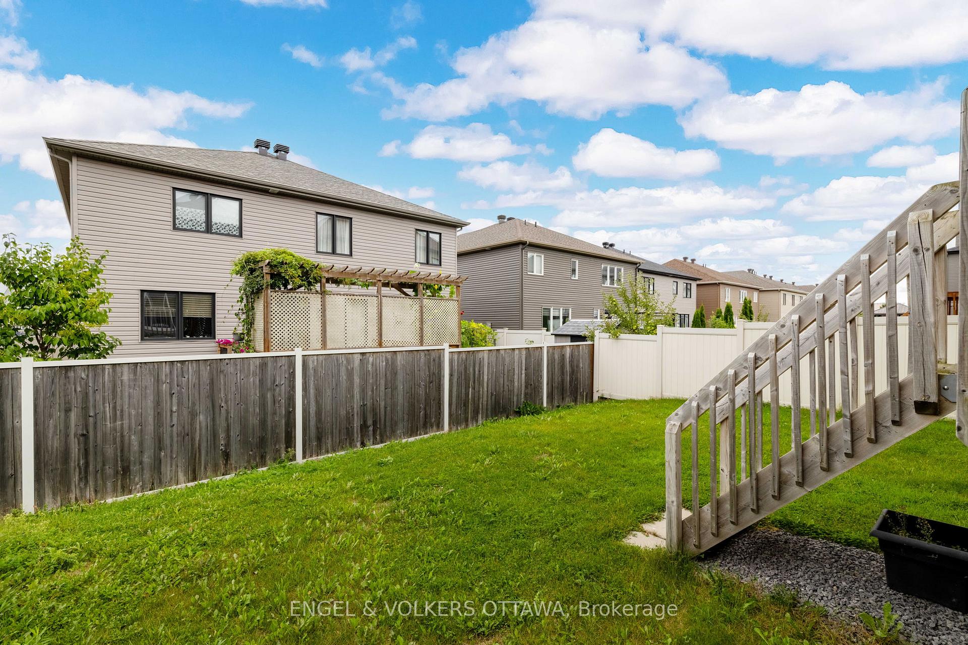 Photo 27 of 275 Mission Trail Crescent, Ottawa, Kanata - Kanata Lakes/Heritage Hills — HOMEH