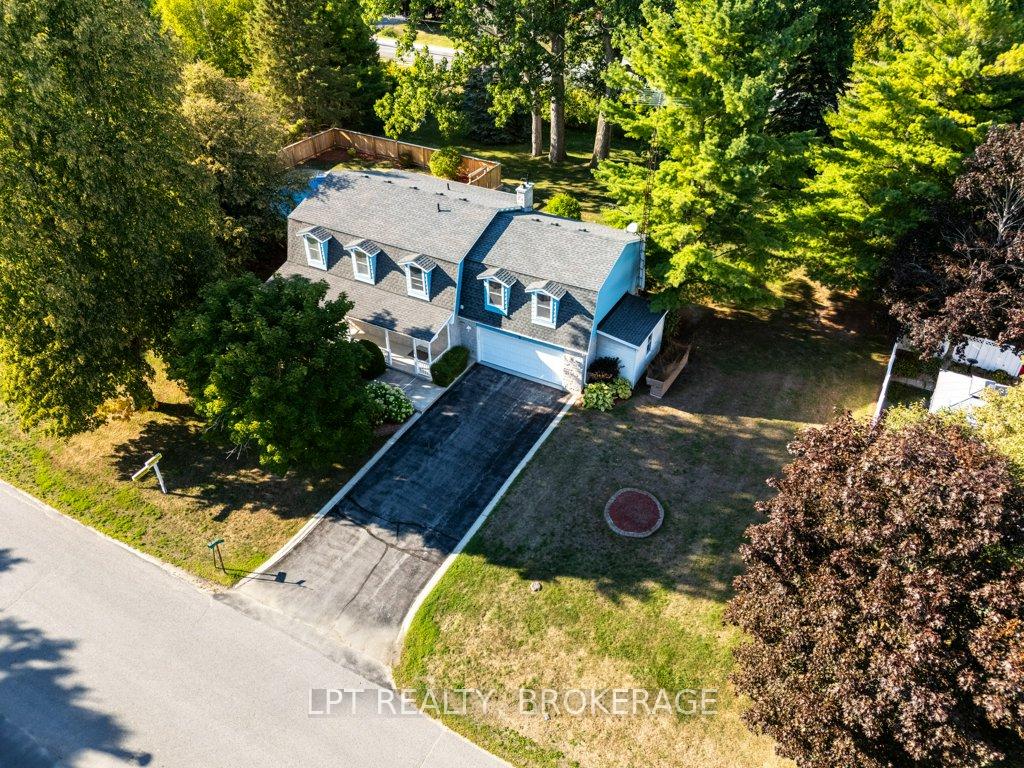 Photo 2 of 5 Cashman Place, Kingston, City North of 401 — HOMEH