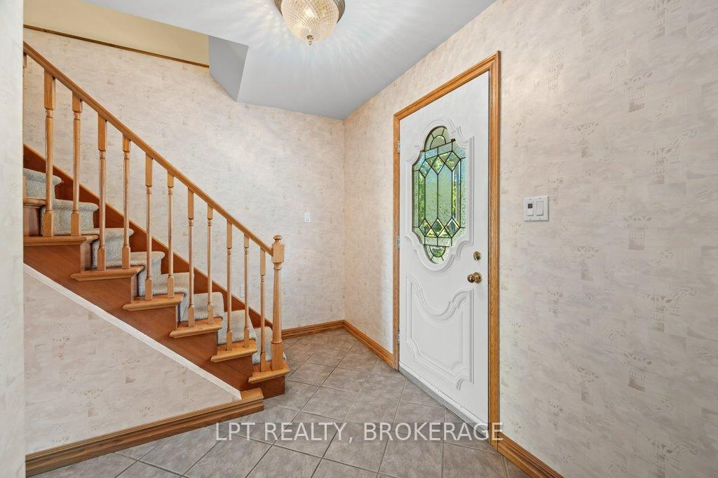 Photo 7 of 5 Cashman Place, Kingston, City North of 401 — HOMEH