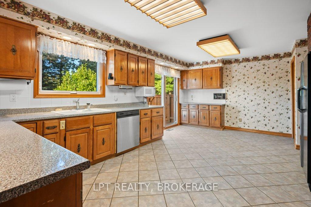 Photo 13 of 5 Cashman Place, Kingston, City North of 401 — HOMEH