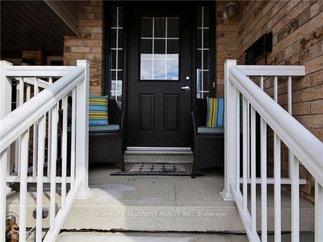 Photo 2 of 7 Snowdrop Crescent, Kitchener, Larentian West — HOMEH