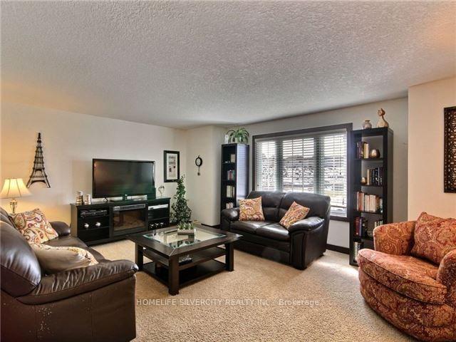 Photo 5 of 7 Snowdrop Crescent, Kitchener, Larentian West — HOMEH