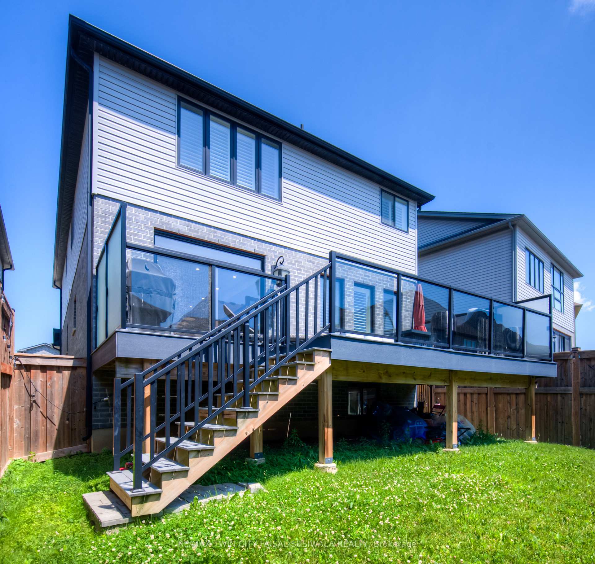 Photo 2 of 362 Moorlands Crescent, Kitchener — HOMEH