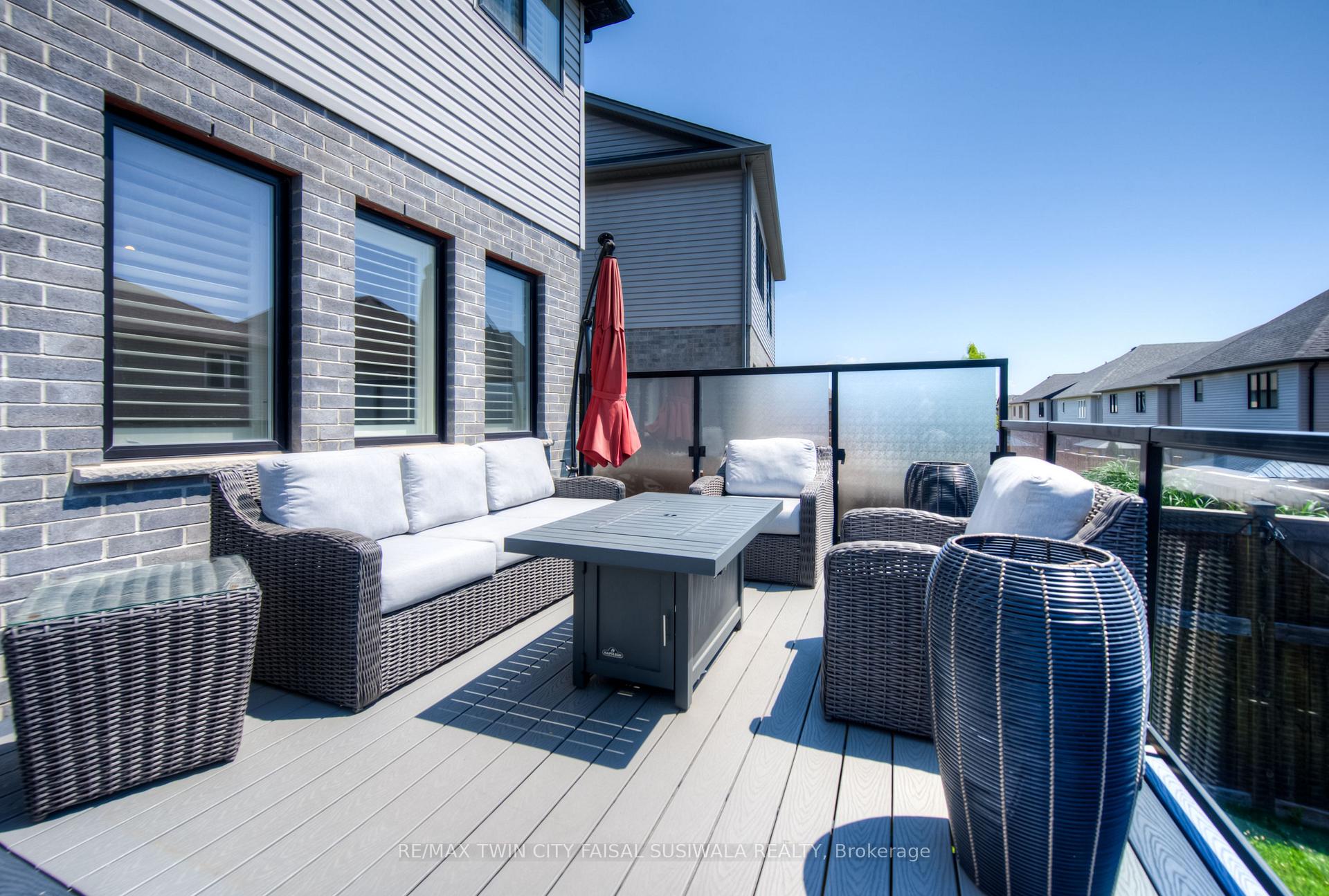 Photo 4 of 362 Moorlands Crescent, Kitchener — HOMEH