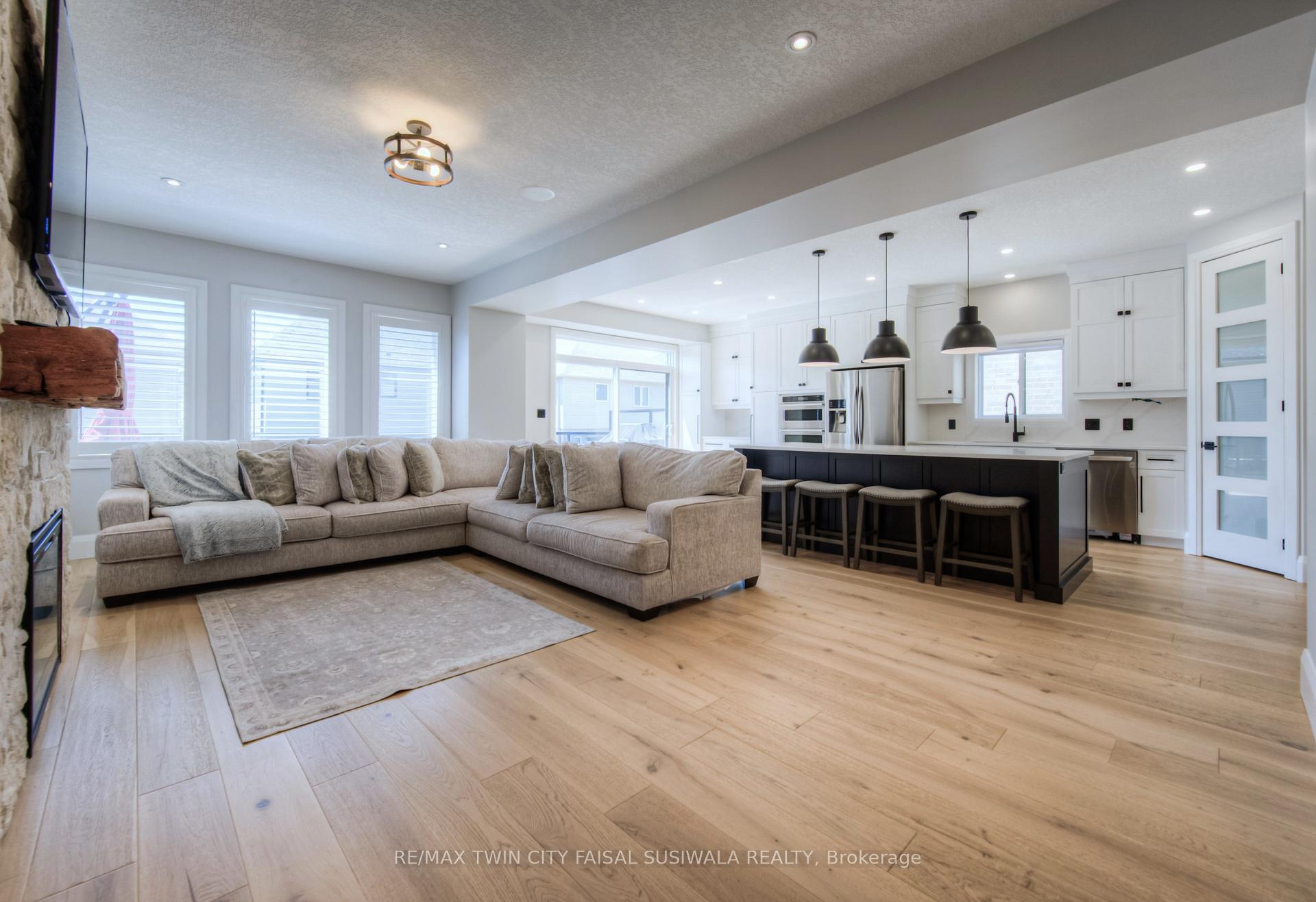 Photo 9 of 362 Moorlands Crescent, Kitchener — HOMEH